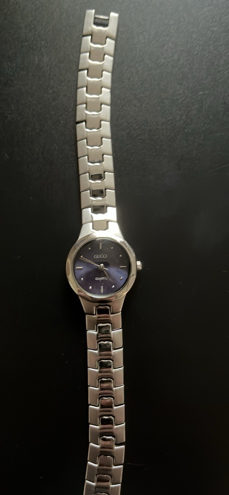 Gucci Women’s Vintage Quartz Wristwatch Blue Dial Silver Metal Bracelet