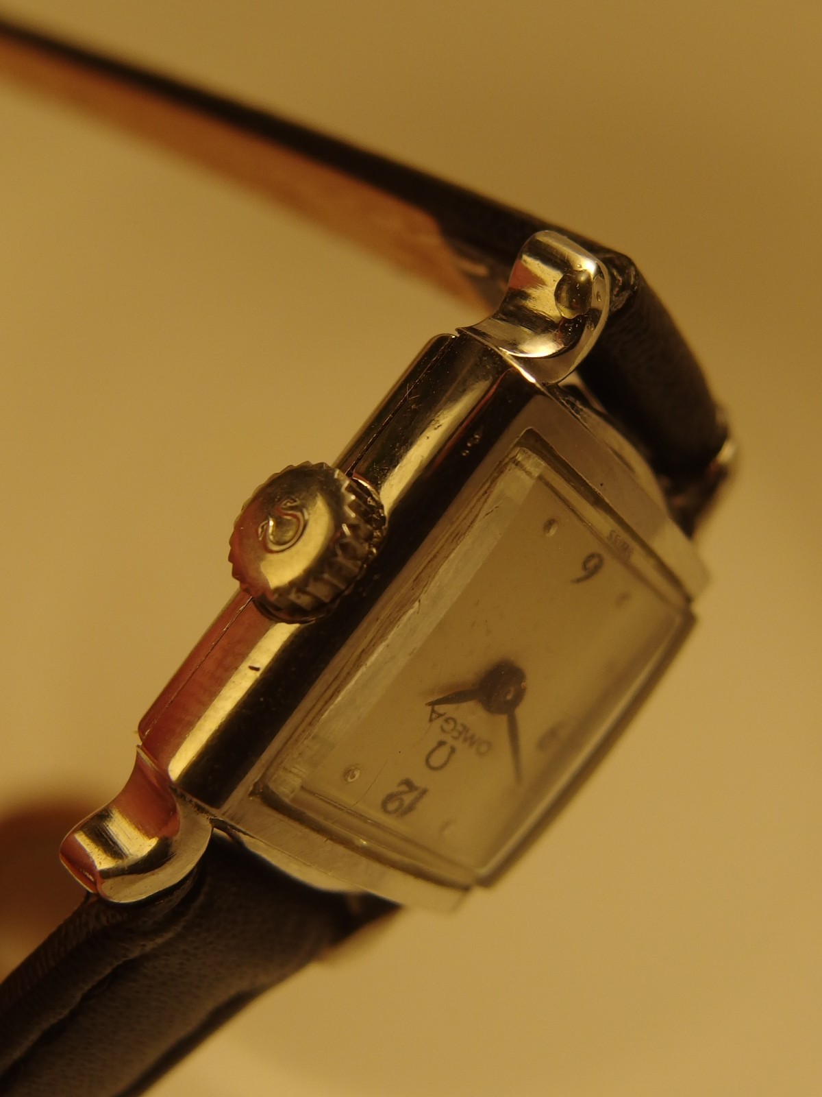 3373 VINTAGE OMEGA WRISTWATCH IN STEEL LADIES rectangular case snap back 1956