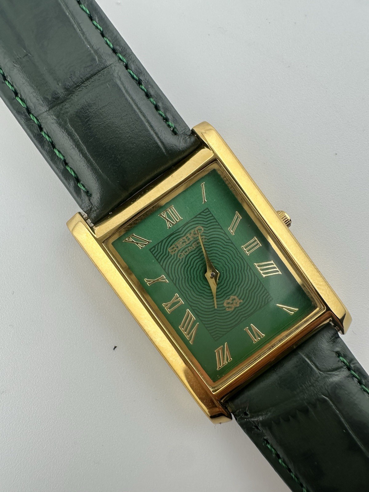 GREEN Vintage Seiko Slim Quartz Men’s Wrist Watch