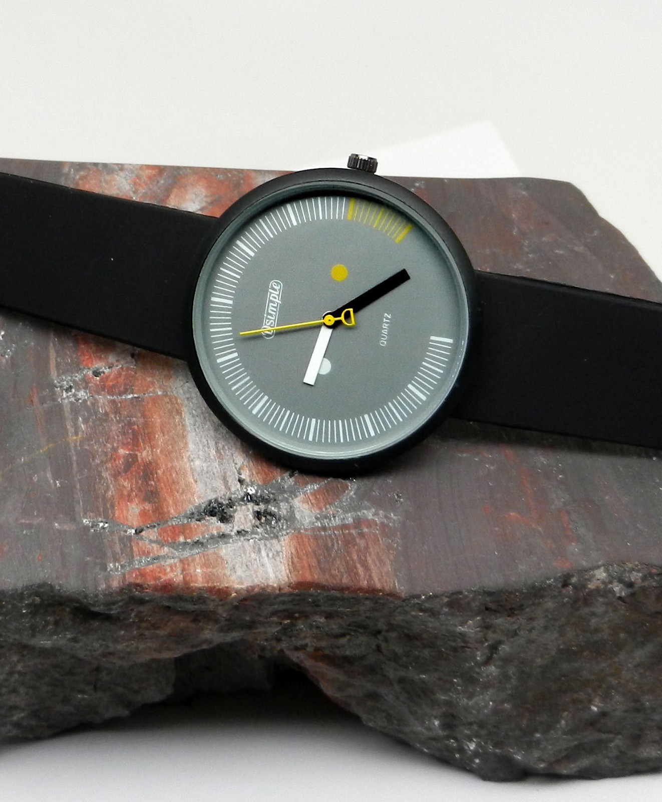 New Men’s Watch 40mm Black Matte Case Gray Dial Silicone Strap Modern Design