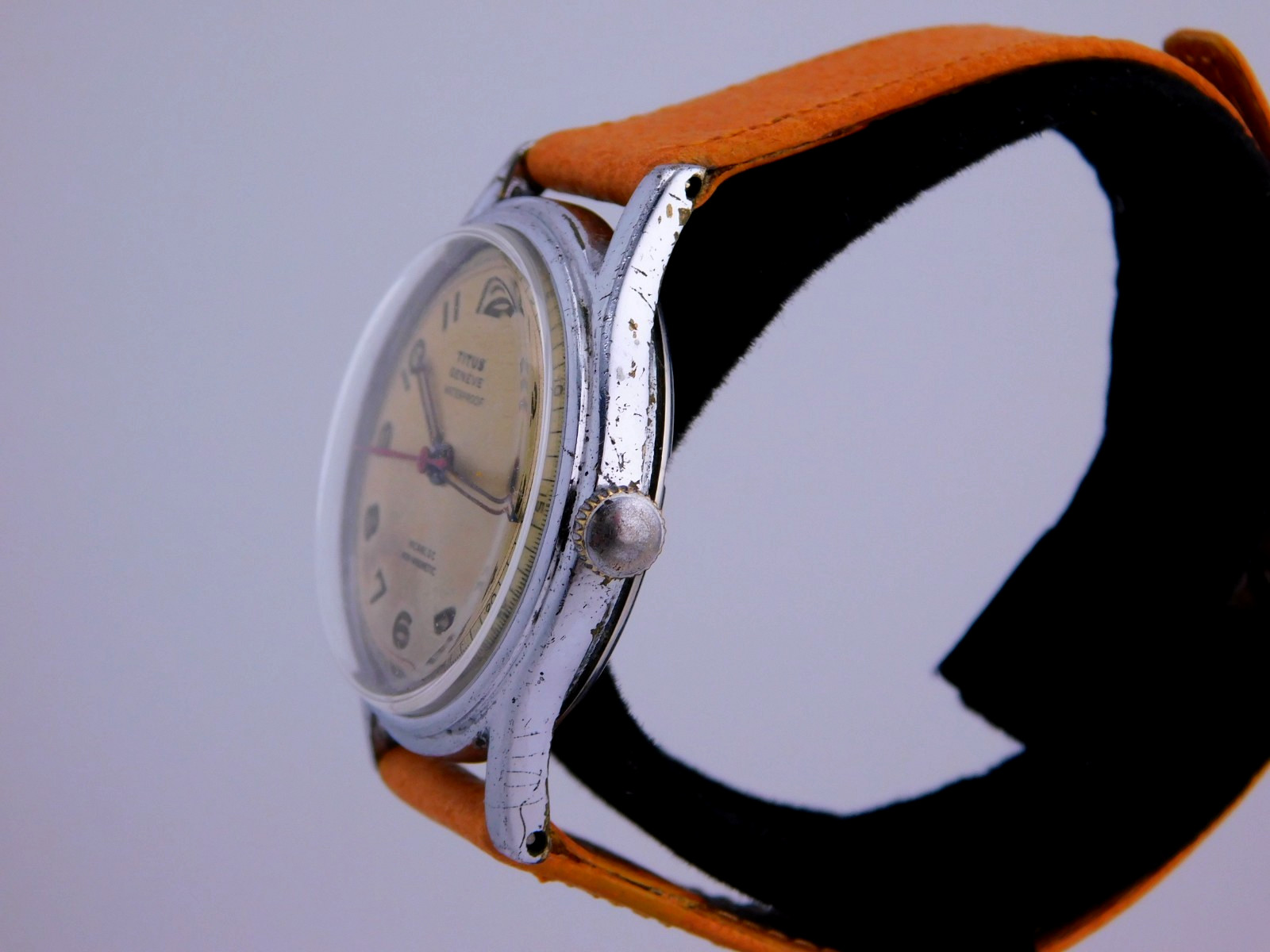 VINTAGE TITUS MILITARY STYLE 17J SWISS MENS WRISTWATCH SERVICED C.1940s