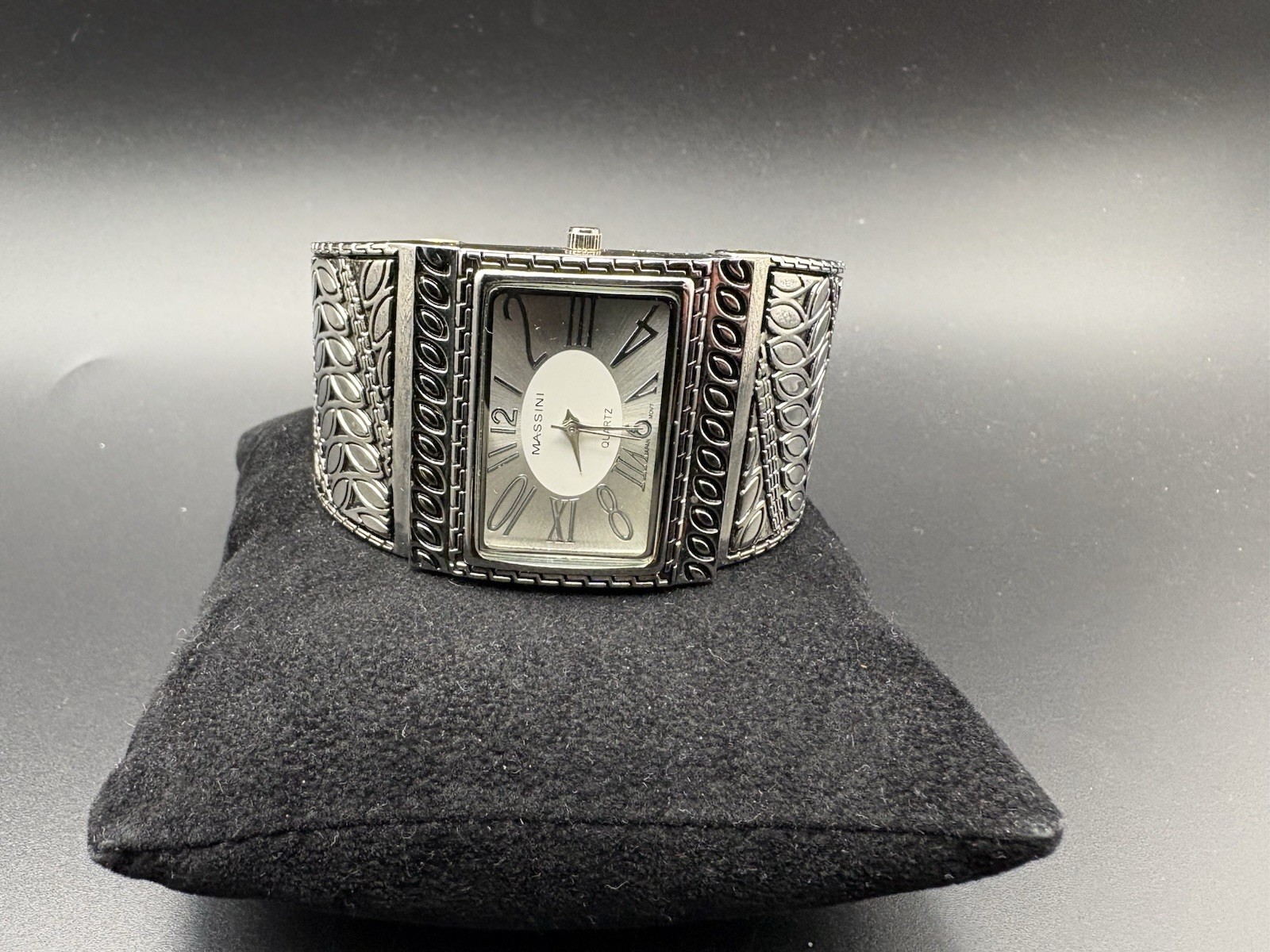 Massini Quartz Cuff Bracelet Watch Textured Silver-toned Band Running