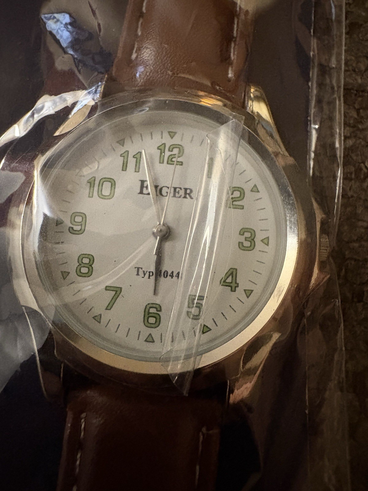 Eiger Typ 1044 Quartz Analog Wristwatch White Dial Brown Leather Strap