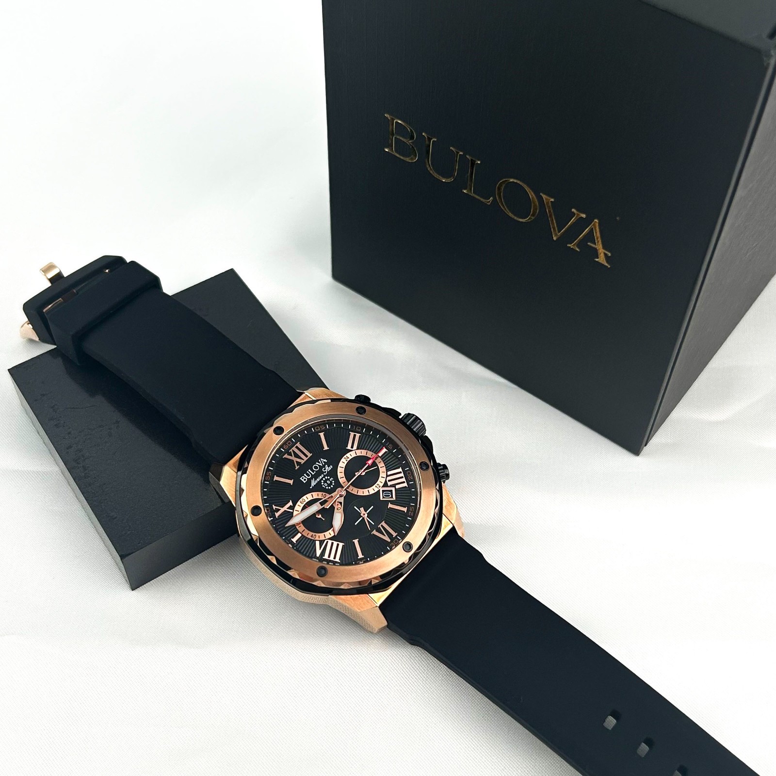 New w/box/Bulova Men’s Marine Star 98B104 Black Dial Silicone Strap Quartz Watch