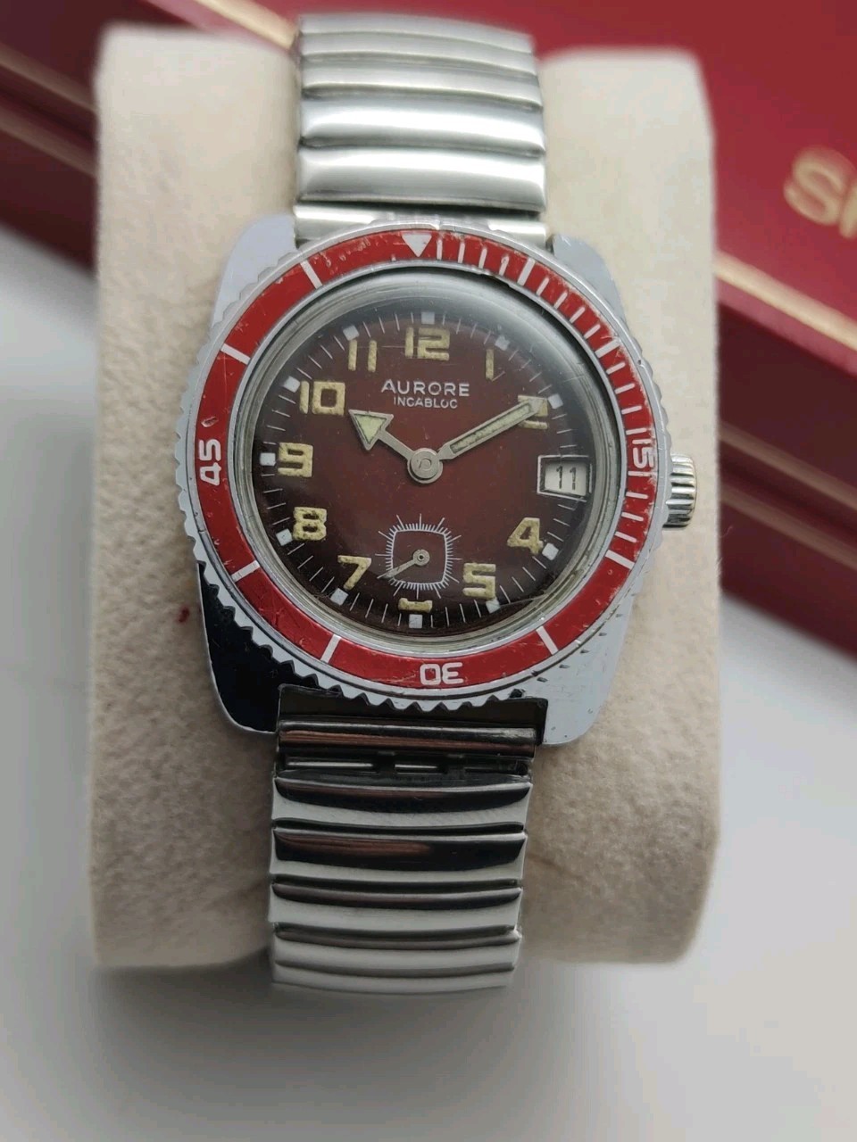 Skin Diver Watch Aurore Manual Wind Red Dial Swiss Made Vtg 31mm Junior