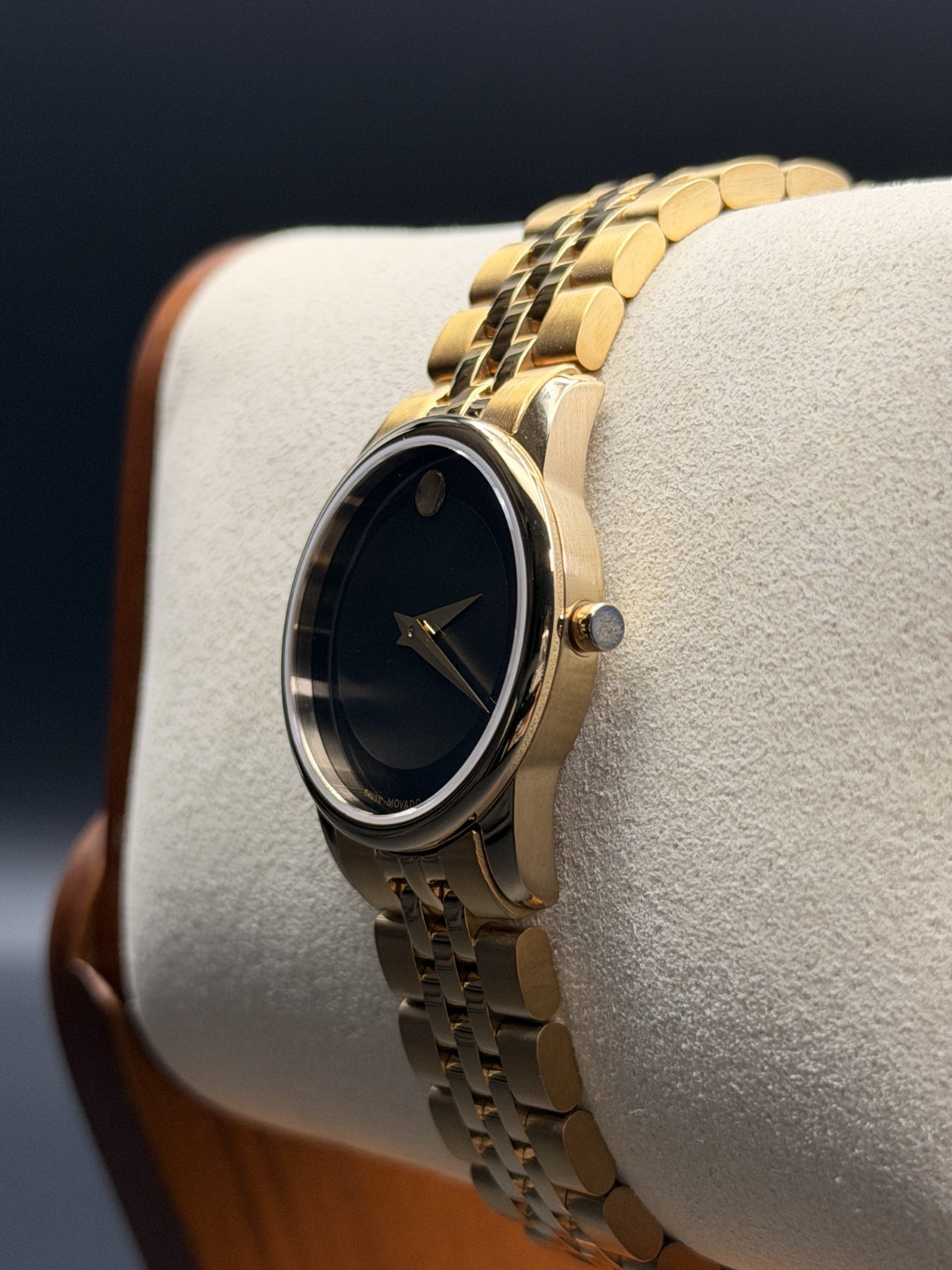 NEW MOVADO MUSEUM WOMEN’S GOLD TONE BLACK DIAL 28MM WATCH 0607005