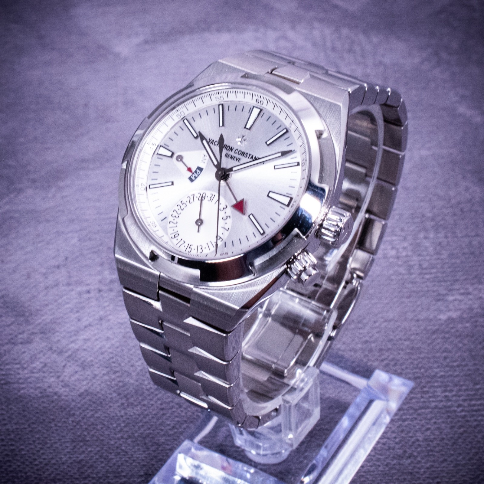 Vacheron Constantin Overseas Dual Time 41mm Silver Dial, Ref. 7900v w/ B&P