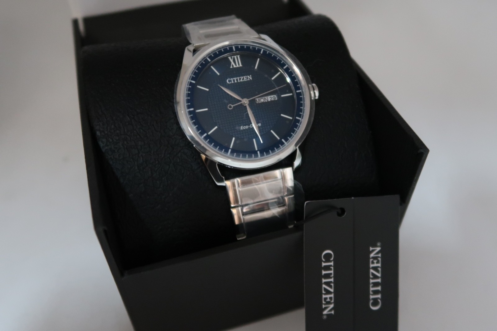 Citizen Eco-Drive Classic Blue Dial Men’s Watch Classic Stainless AW0081-54L NEW