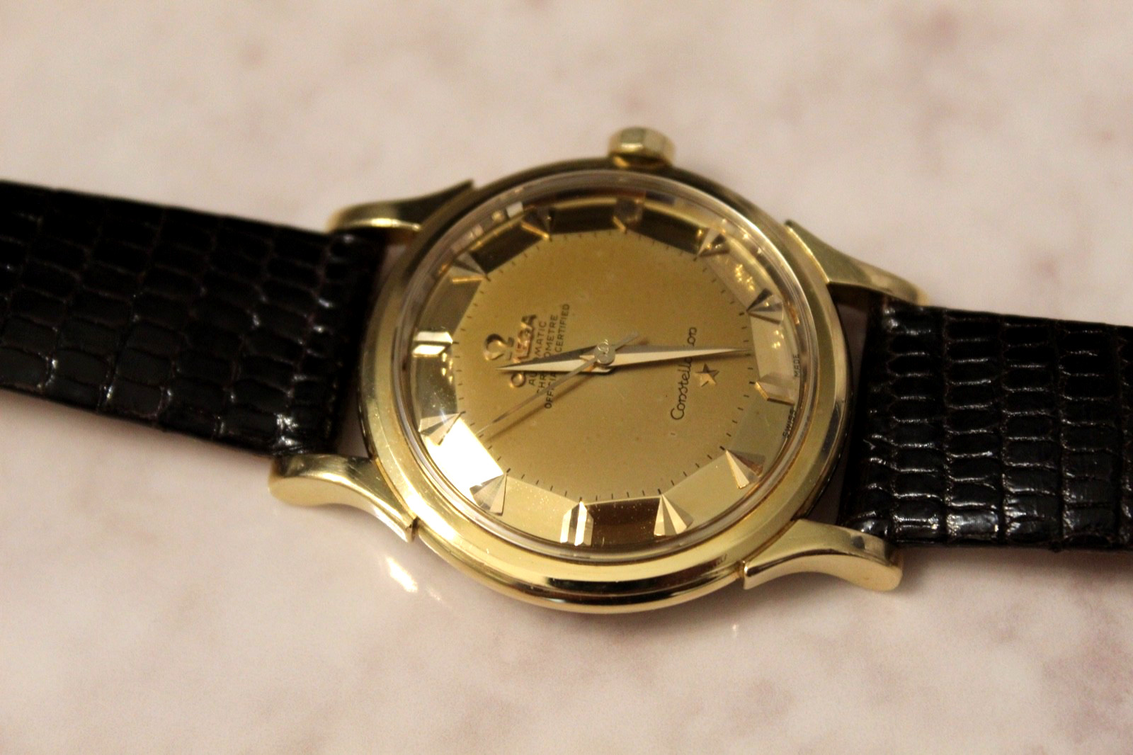 VINTAGE OMEGA CONSTELLATION DELUXE REF. 2782 SC 18K GOLD PIE-PAN AUTO MENS WATCH