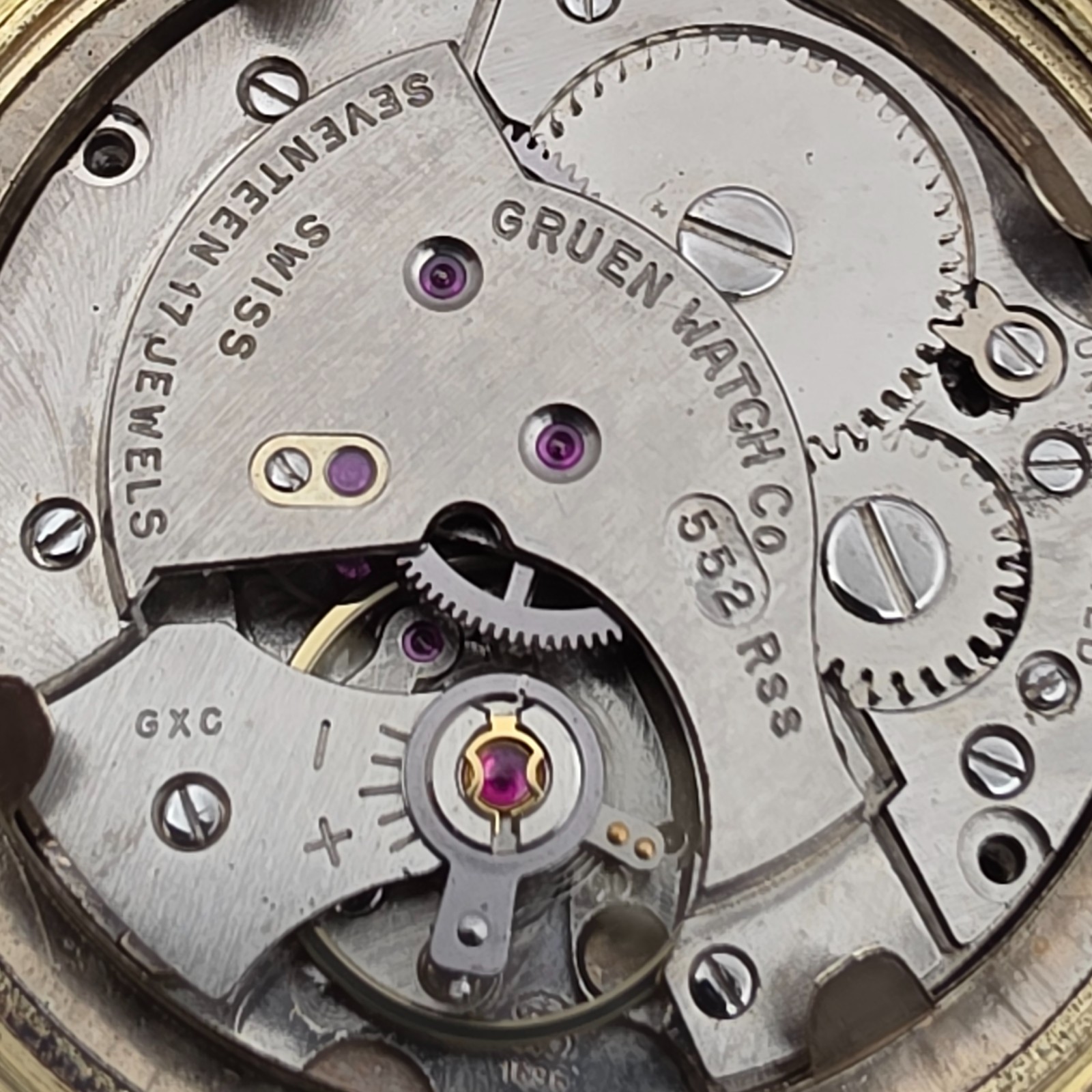 Vintage GRUEN men’s manual wind watch 522RSS Linen dial swiss 1960s