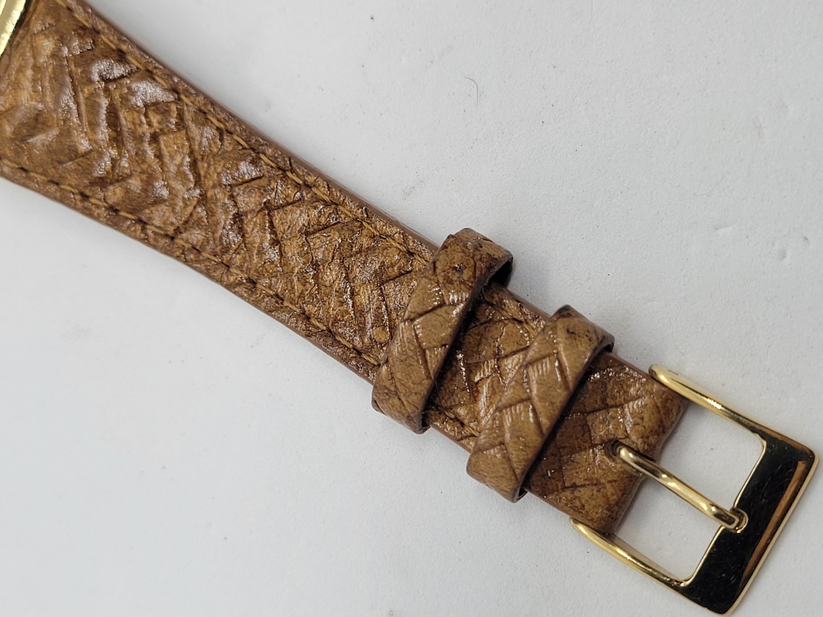 Armitron Now Mother Of Pearl Woven Leather Band Watch New Battery. (93)