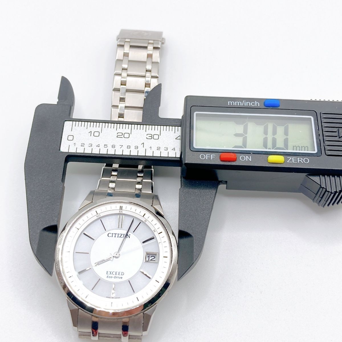 343 CITIZEN EXCEED Citizen Exceed Men’s Watch White Mother of Pearl Solar
