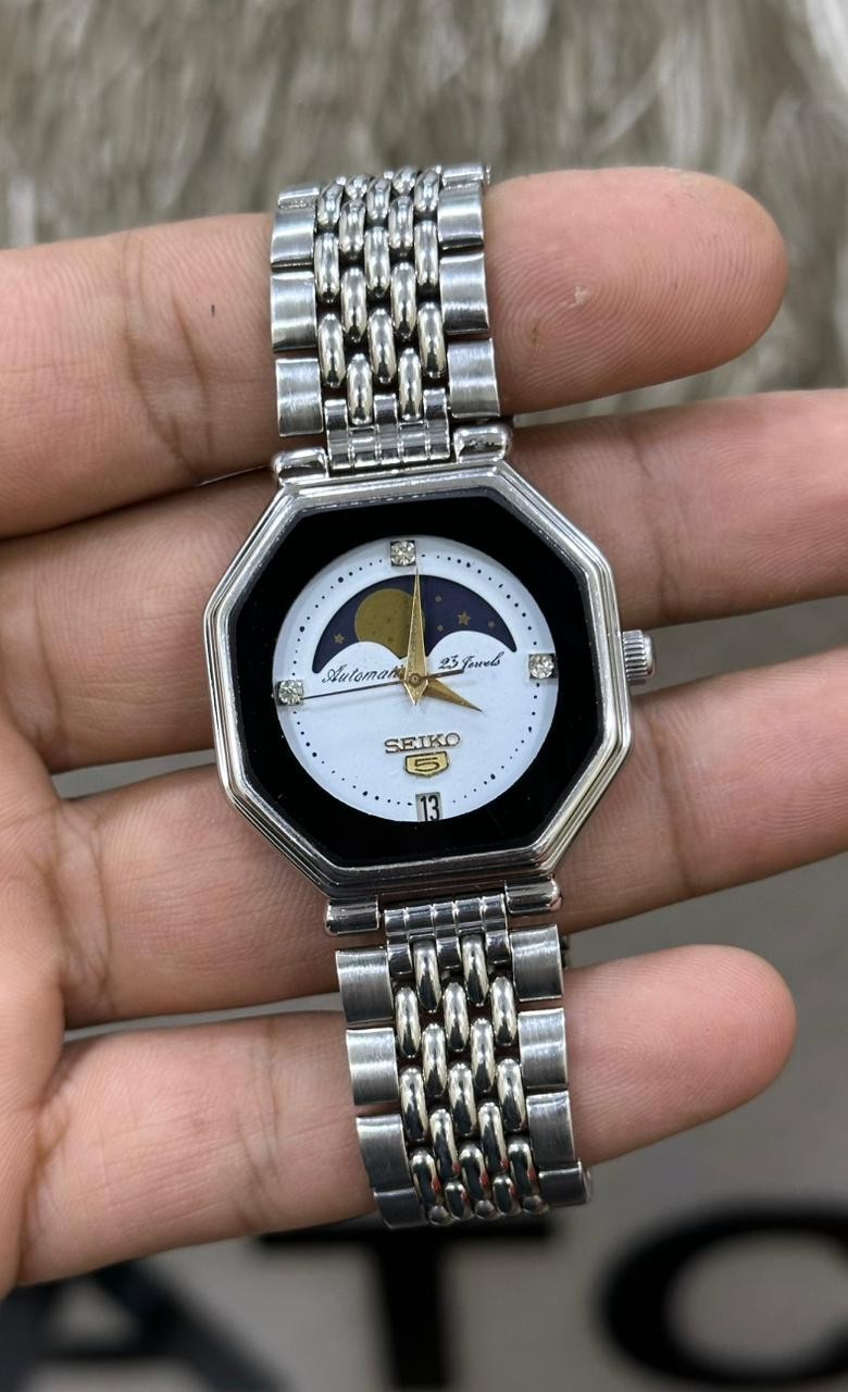 Rare Seiko 5 Moon Phase Automatic 23 Jewels Repainted Dial Japan Made For mens