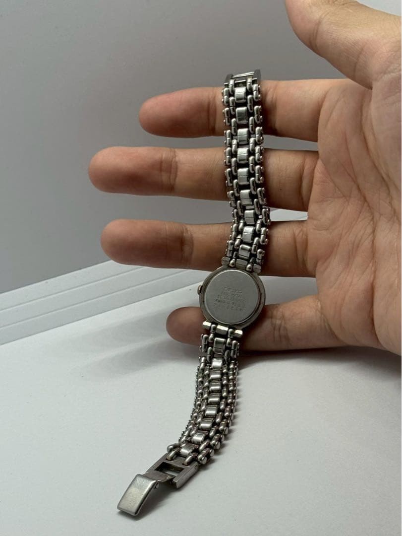 SEIKO watch, ladies’ antique Roman numeral wristwatch.