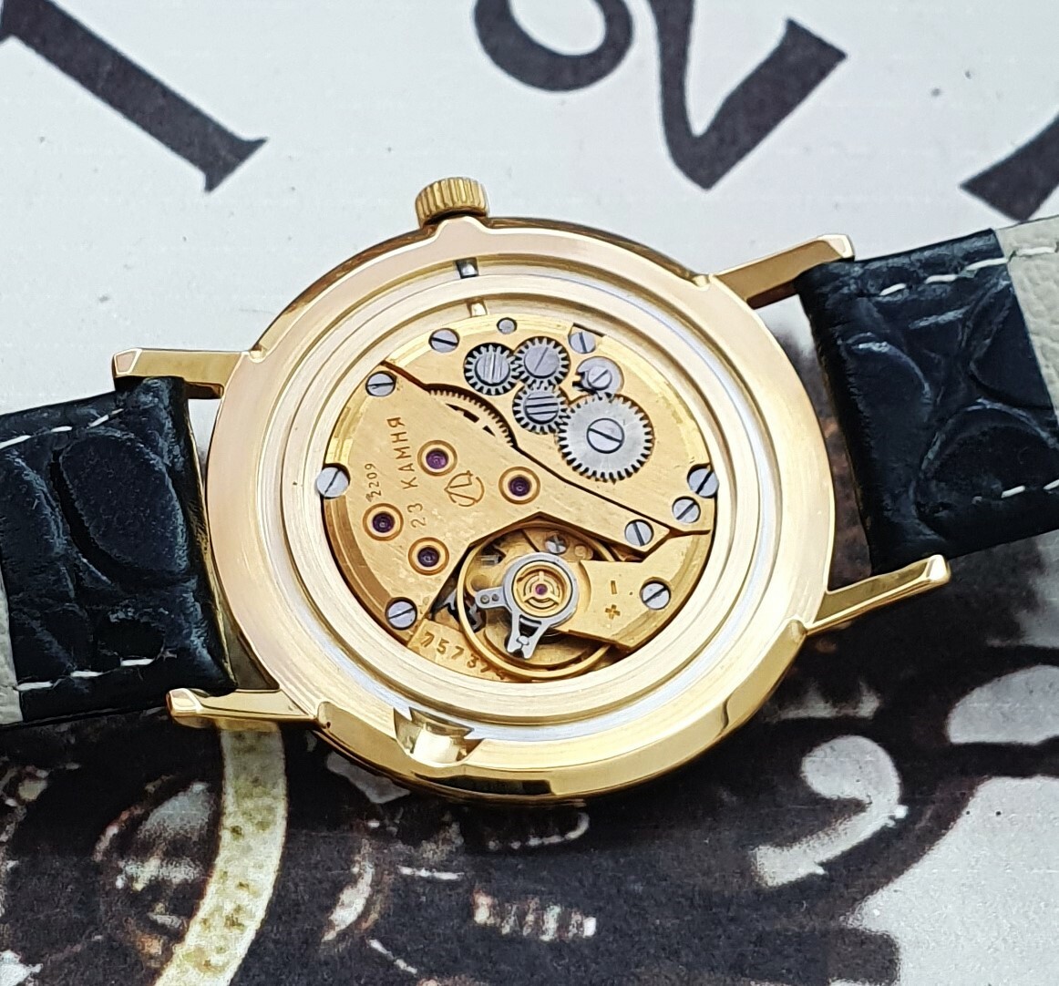 Poljot De Luxe ULTRA SLIM 2209 Dress Men’s Mechanical Watch Vintage Style USSR