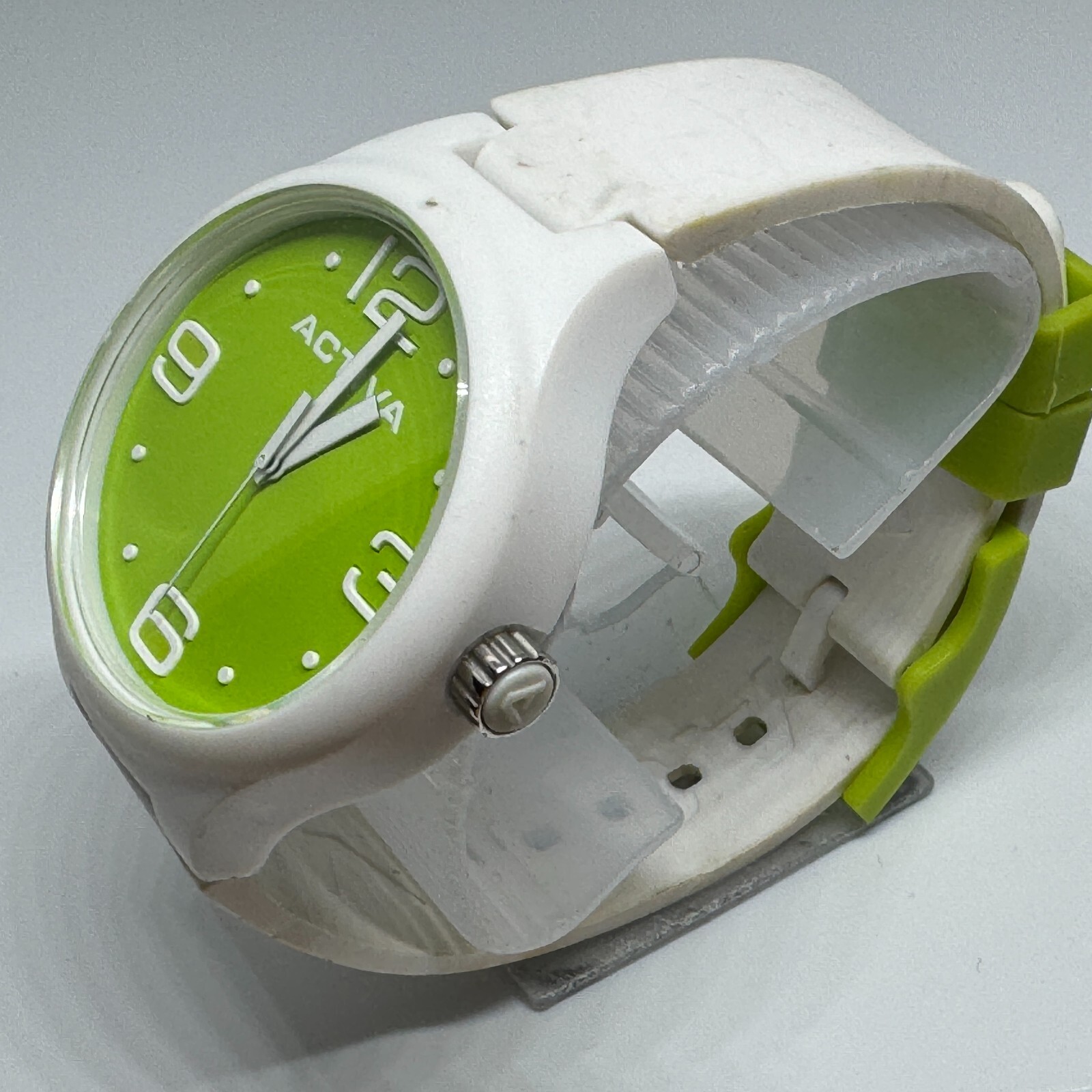 Activa Quartz Watch Unisex 50m White Green Plastic Rubber Swiss Parts New Batter