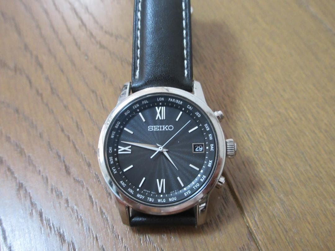 Beautiful Condition Seiko Brightz Radio Solar Titanium Classic Dress SAGZ105