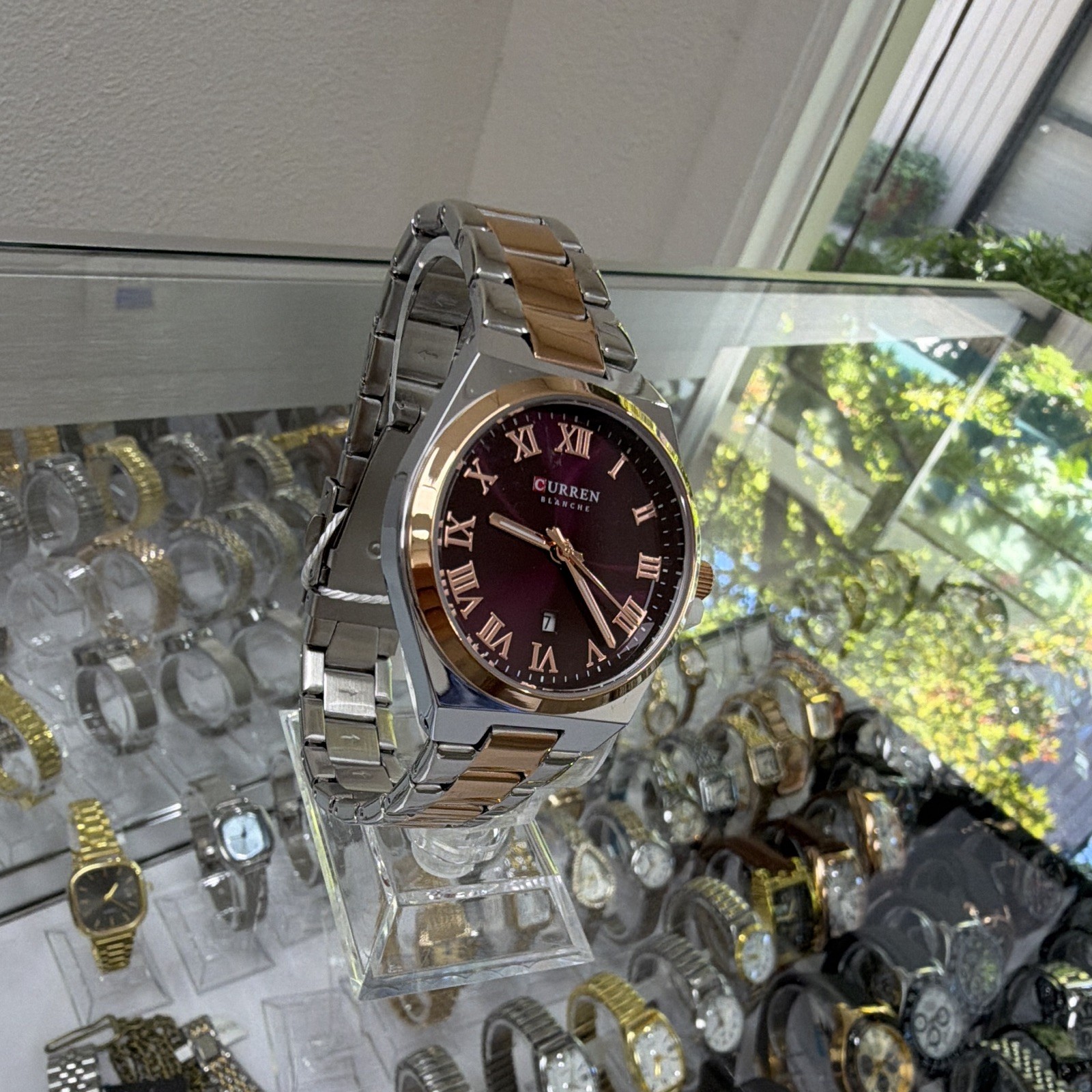 Curren Blanche Men’s Quartz Two-Tone Bracelet Wristwatch Burgundy Roman Date