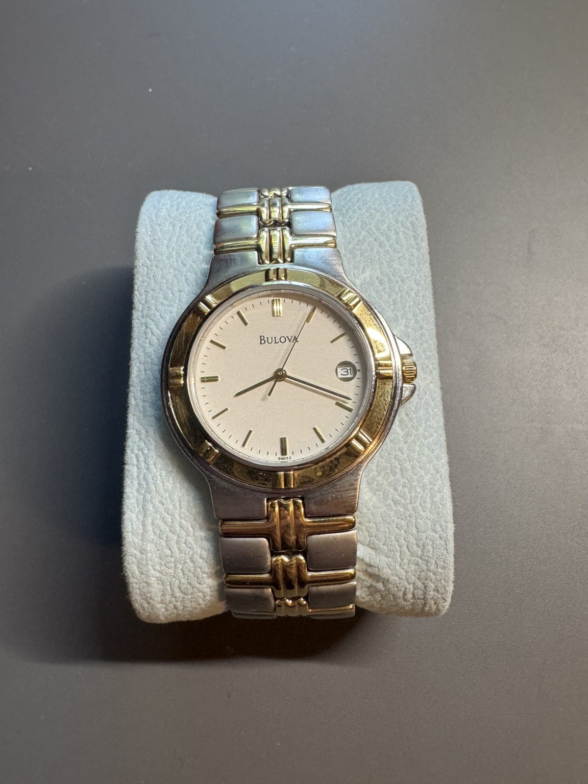 Vintage Bulova 98B52 Men’s Watch. Working, New Battery
