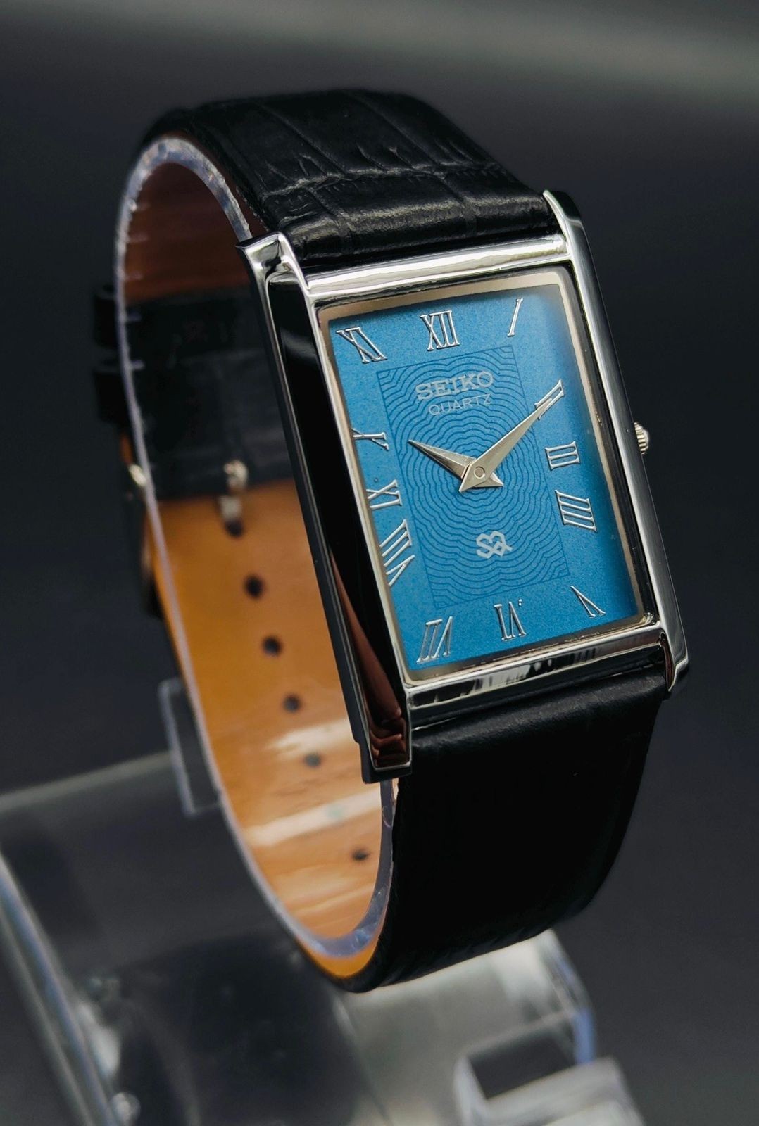 Rare Vintage Seiko Slim Quartz Men’s Wrist Watch