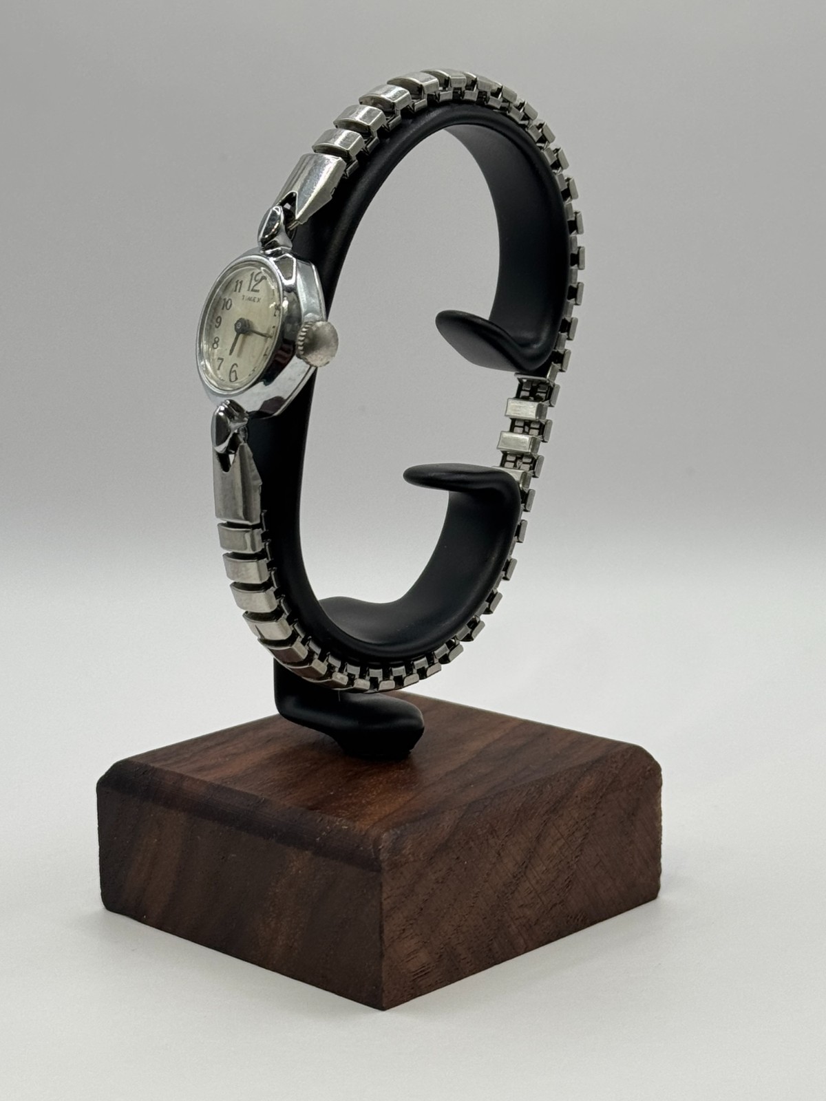 VINTAGE Timex Manual Wind Women’s 17 mm Silver Tone Cocktail Band Watch Serviced