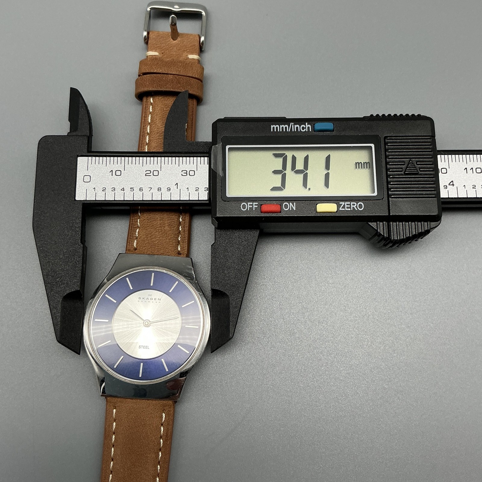 Skagen 233LSSNC Mens Watch 34mm Blue Silver Dial Brown Leather New Battery