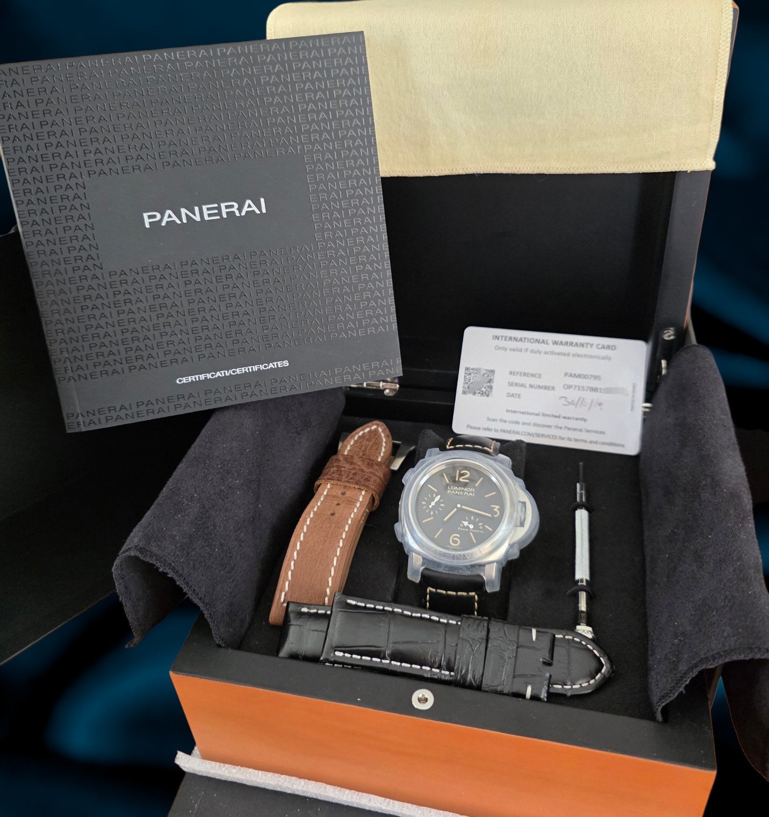 Panerai Luminor Men’s Watch – PAM00795, 44mm, 8 Day power reserve, B&P, Rare!