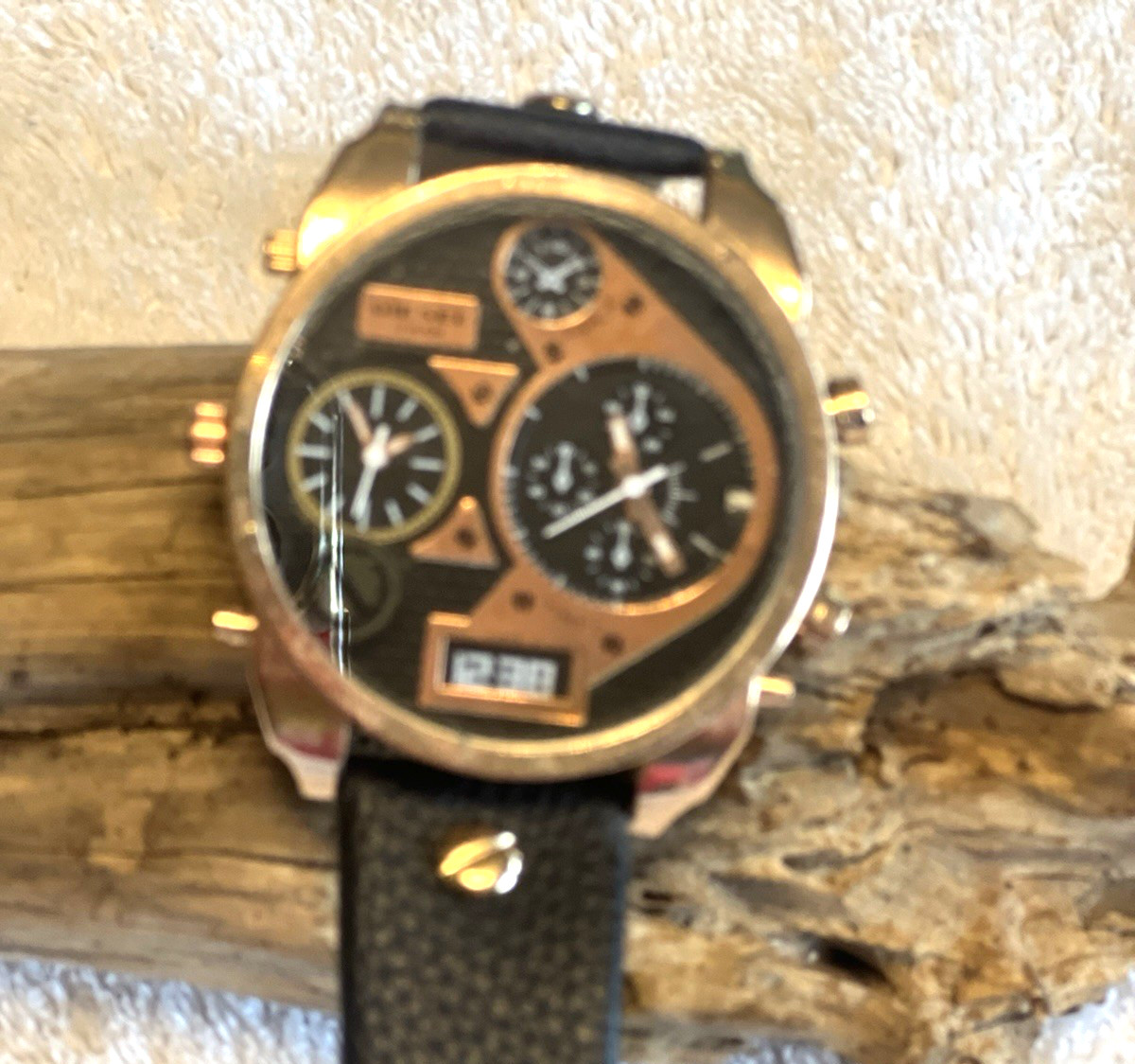 DIEZEL DZ-7261 WATCH 3 BAR CHRONGRAPH H2O RESISTANT 100′ STAINLESS LEATHER BAND