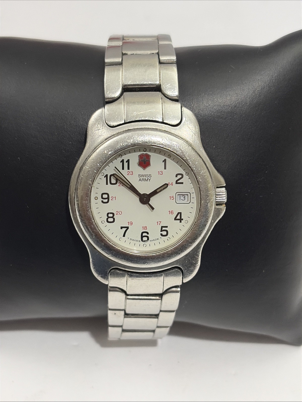 Victorinox SWISS ARMY Ladies Watch 100 MTR Water Resident W/ New Battery!