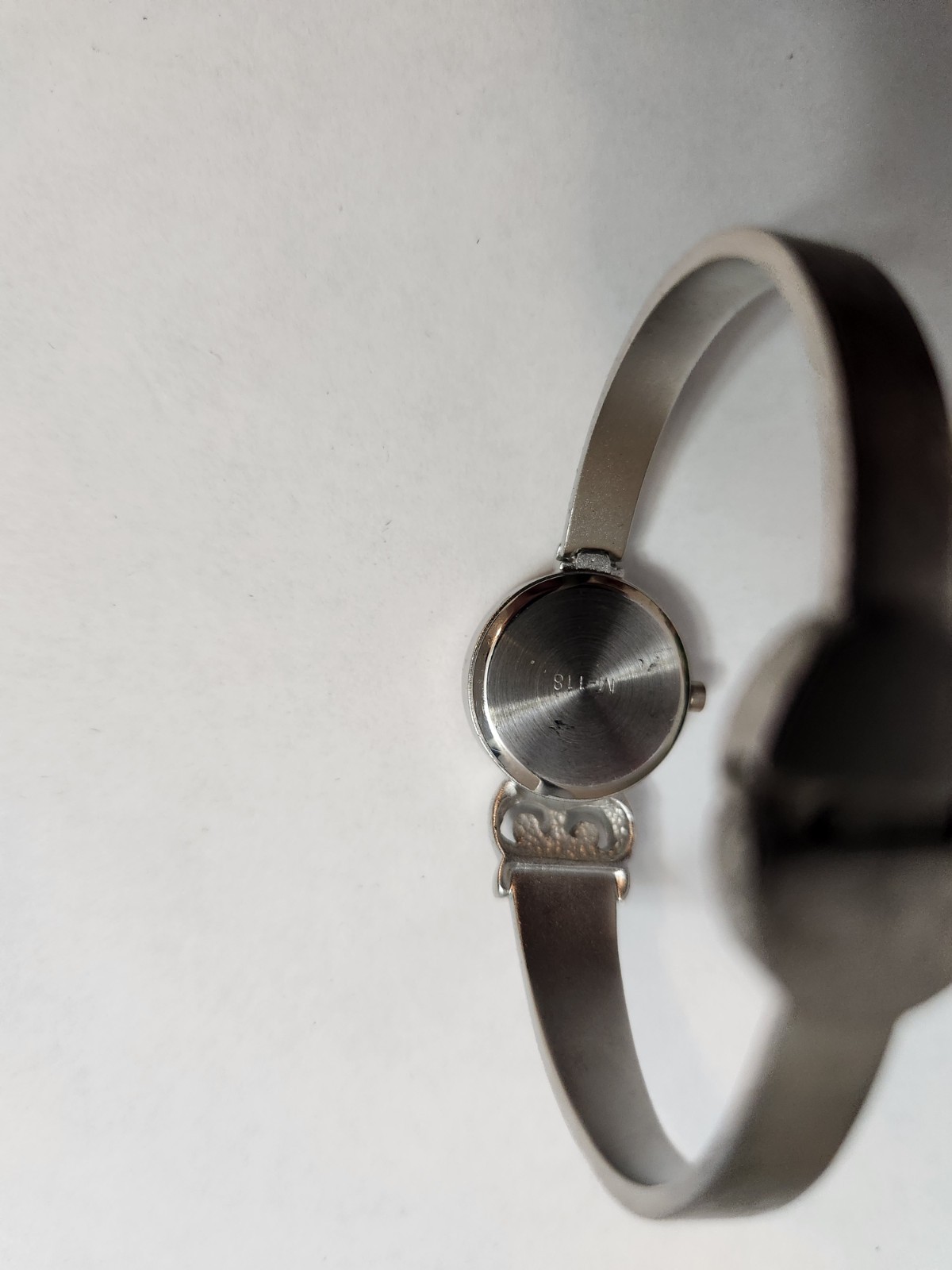 Women’s M Quartz Silver Owl Bangle Watch. Analog Dial Dress/Formal