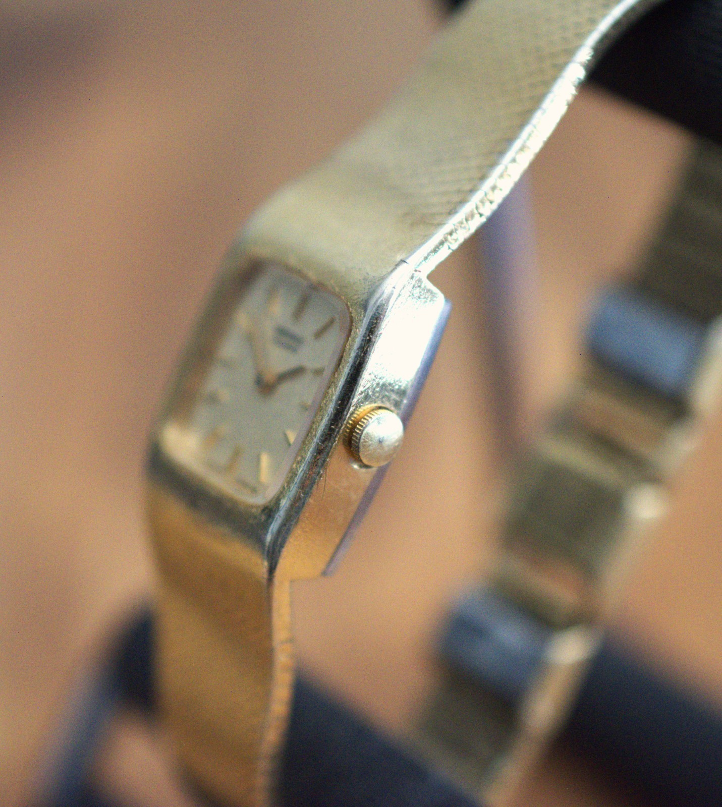 Vintage SEIKO QUARTZ Tank Style Dress Watch 16-3269 – TP-1066