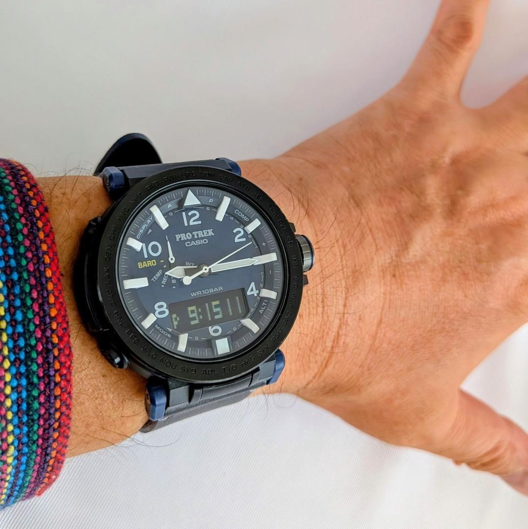 Casio Pro Trek Navy Solar Men’s Watch Tough Japan Nearly New 073768