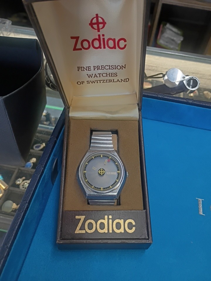 Zodiac Astrographic Mystery Dial Day/Date Auto SS 36mm Silver Bracelet Box