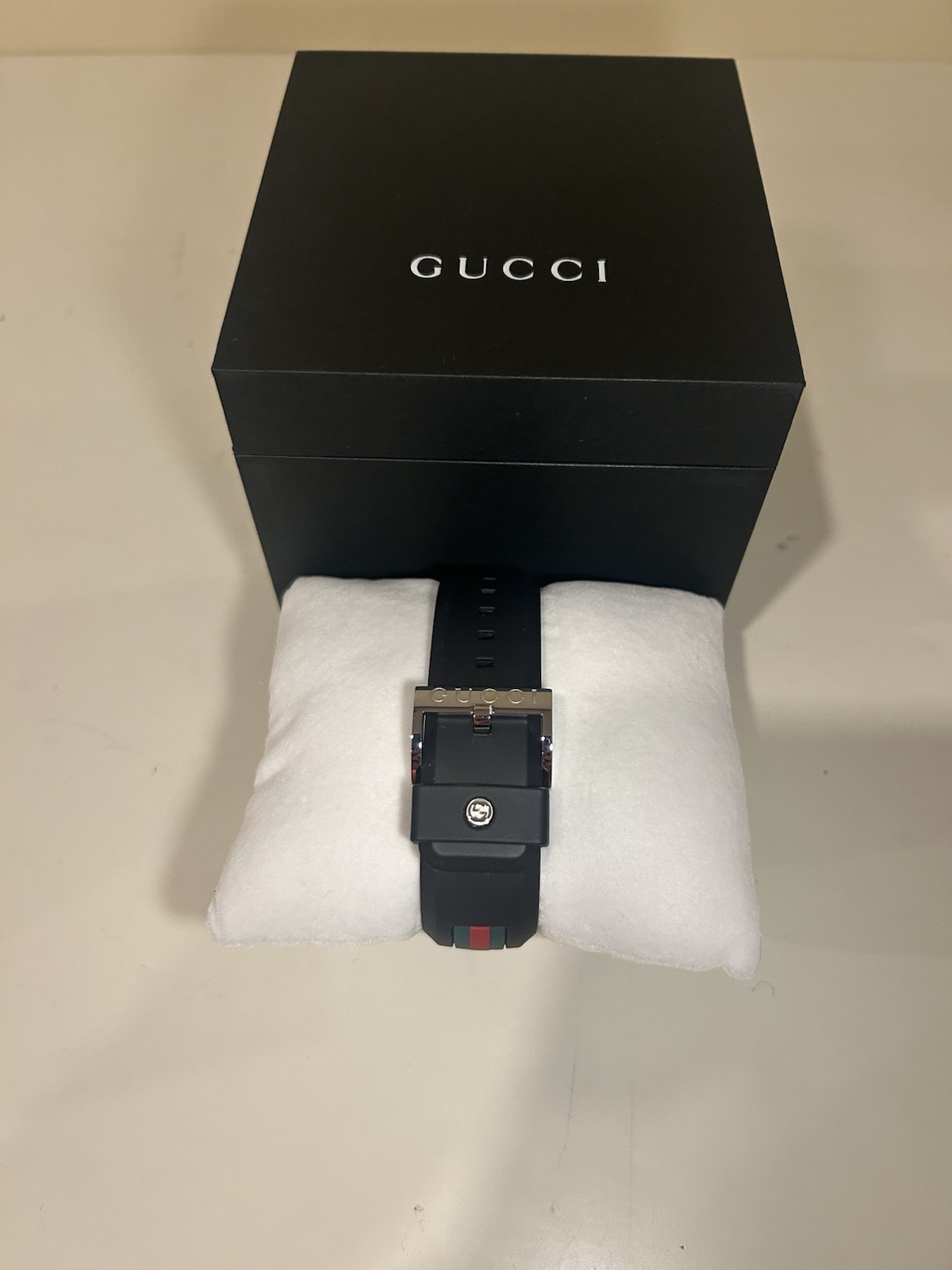 Gucci Sync XXL YA137101 Men’s Quartz Rubber Band Watch New In Box
