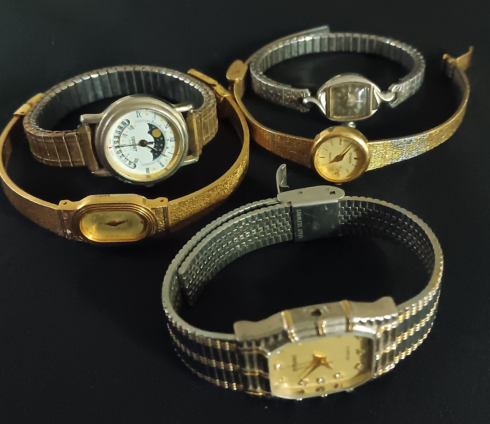 C watch lot 5 watches 1 Citizen 1 Casio 1 Caravelle 1 Consort 1 Cryno for parts