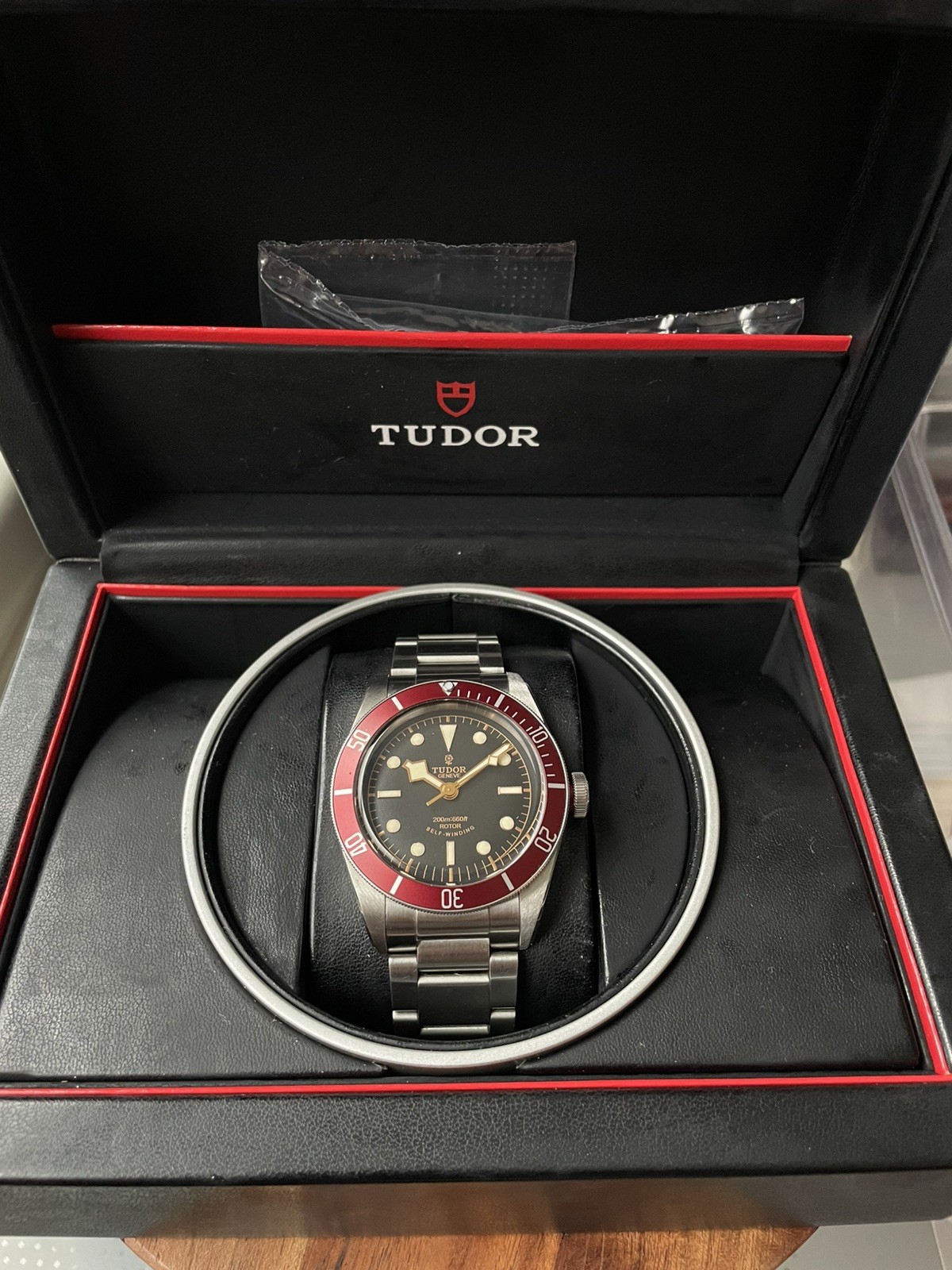 Tudor Heritage Black Bay Red 79220R Smiley Dial ETA 41mm Full Set