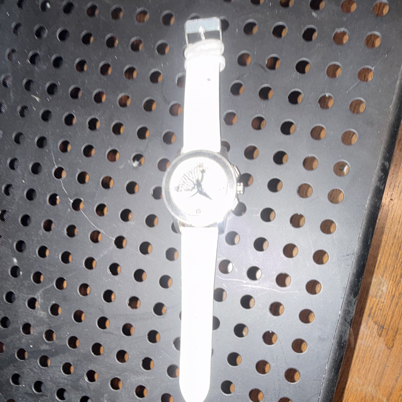 Men’s Michael Jordan Analog Wristwatch White Faux Leather Strap Silver