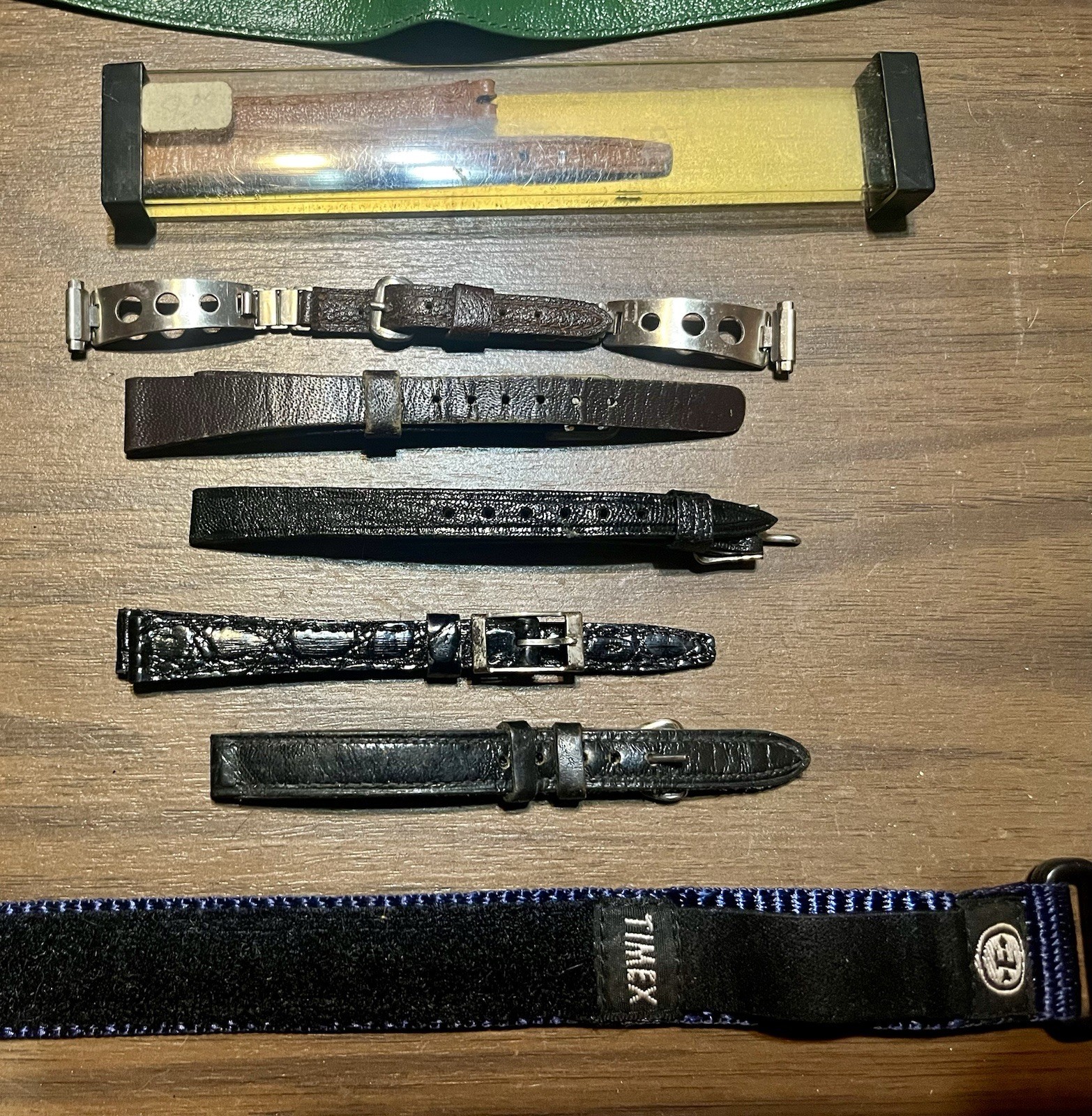 Lot of 10 Assorted Vintage Leather Rubber & Fabric Watchbands Timex Bulova W10