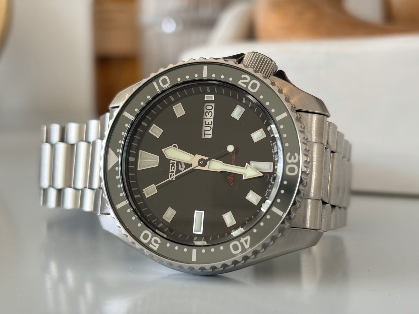 Seiko Prospex Automatic Diver 42.5mm Black Dial 100m Steel Bracelet Day/Date