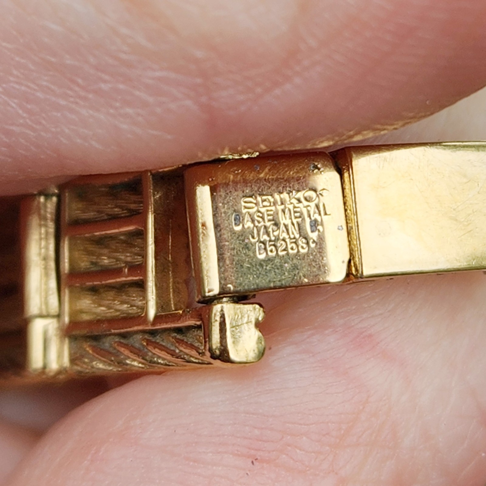 Vintage 90s Seiko Gold Tone Quartz Watch