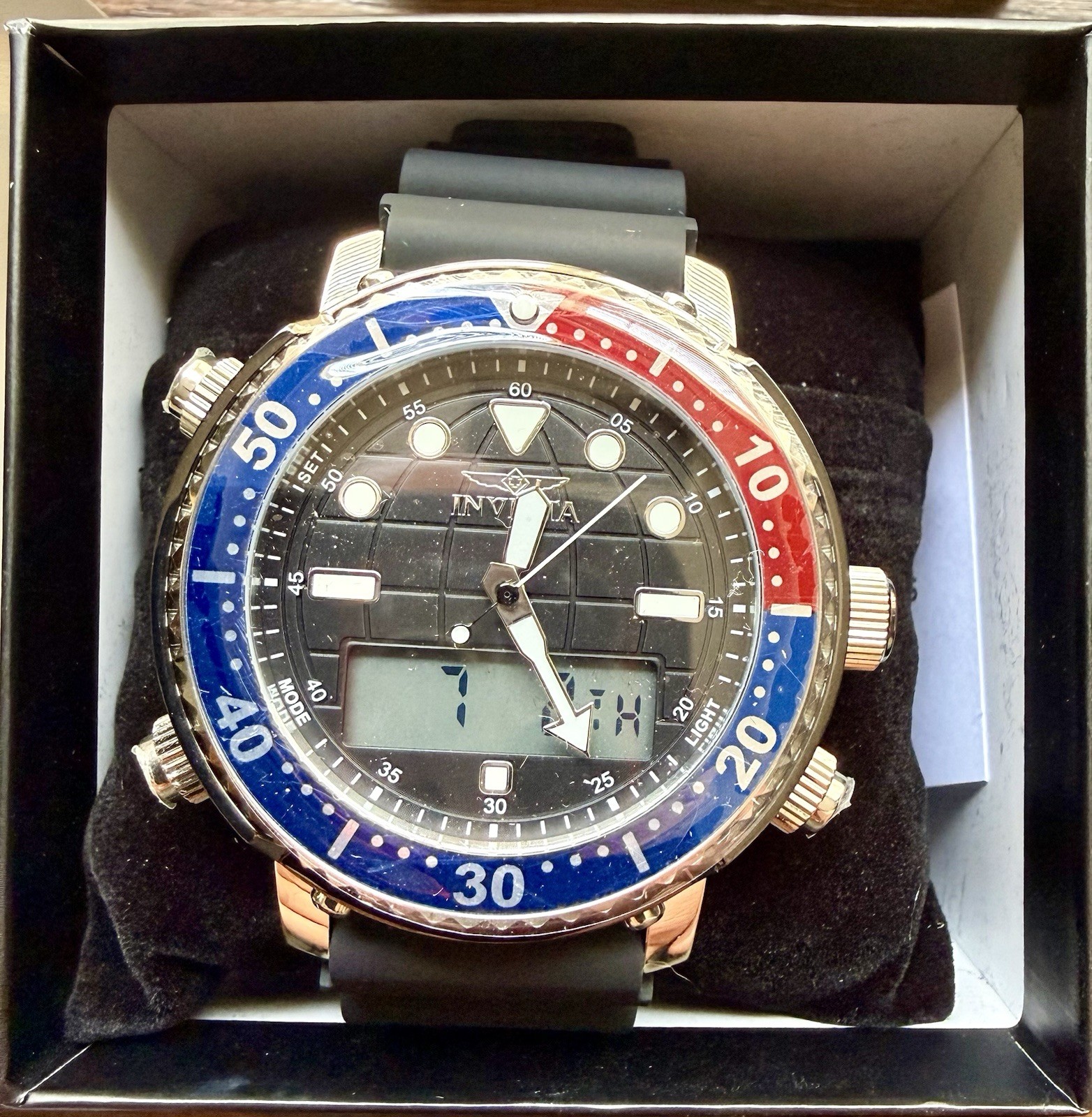 Invicta Men’s Diver Analog-Digital Watch Black Dial Blue/Red Bezel Box Manual
