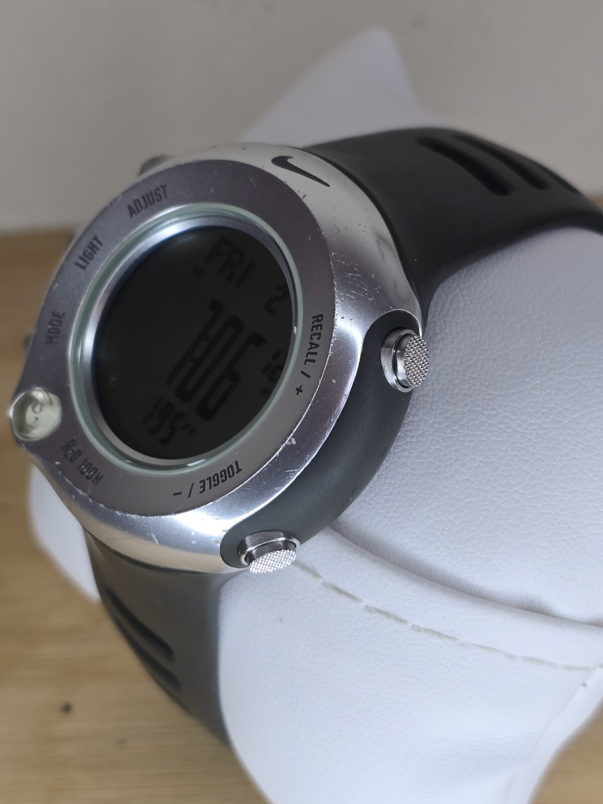 RARE Nike WA0018 Altitude Compass Barometer. Dual Time. New Battery.