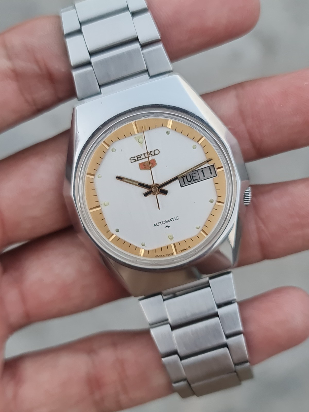 RARE Seiko 5 Vintage White Dial Orange 5 Logo Automatic Mens Watch 7009-8440