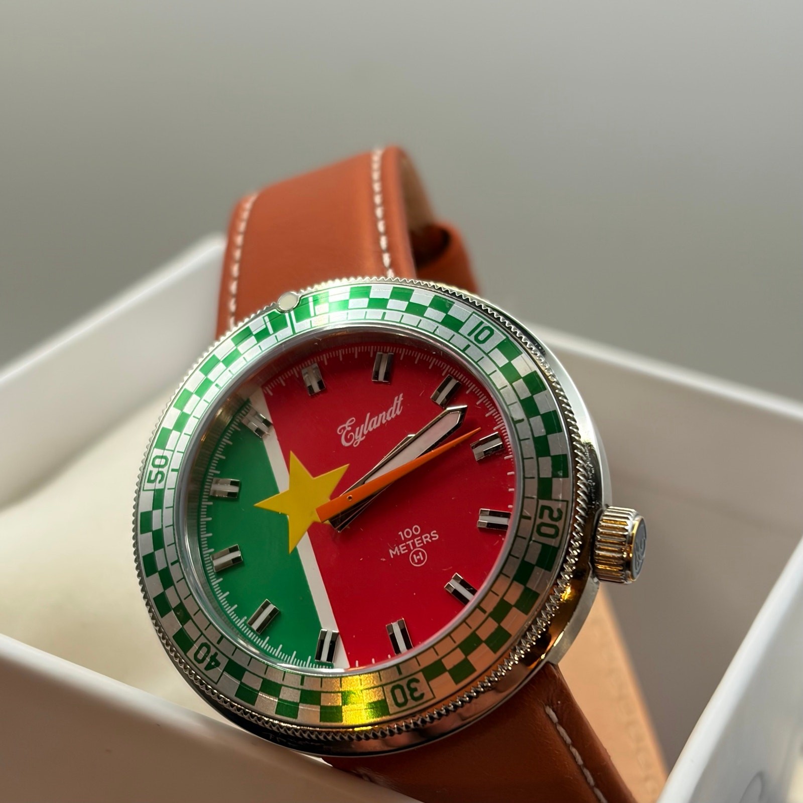 The Snelway SRNM wristwatch40mm. New in Box