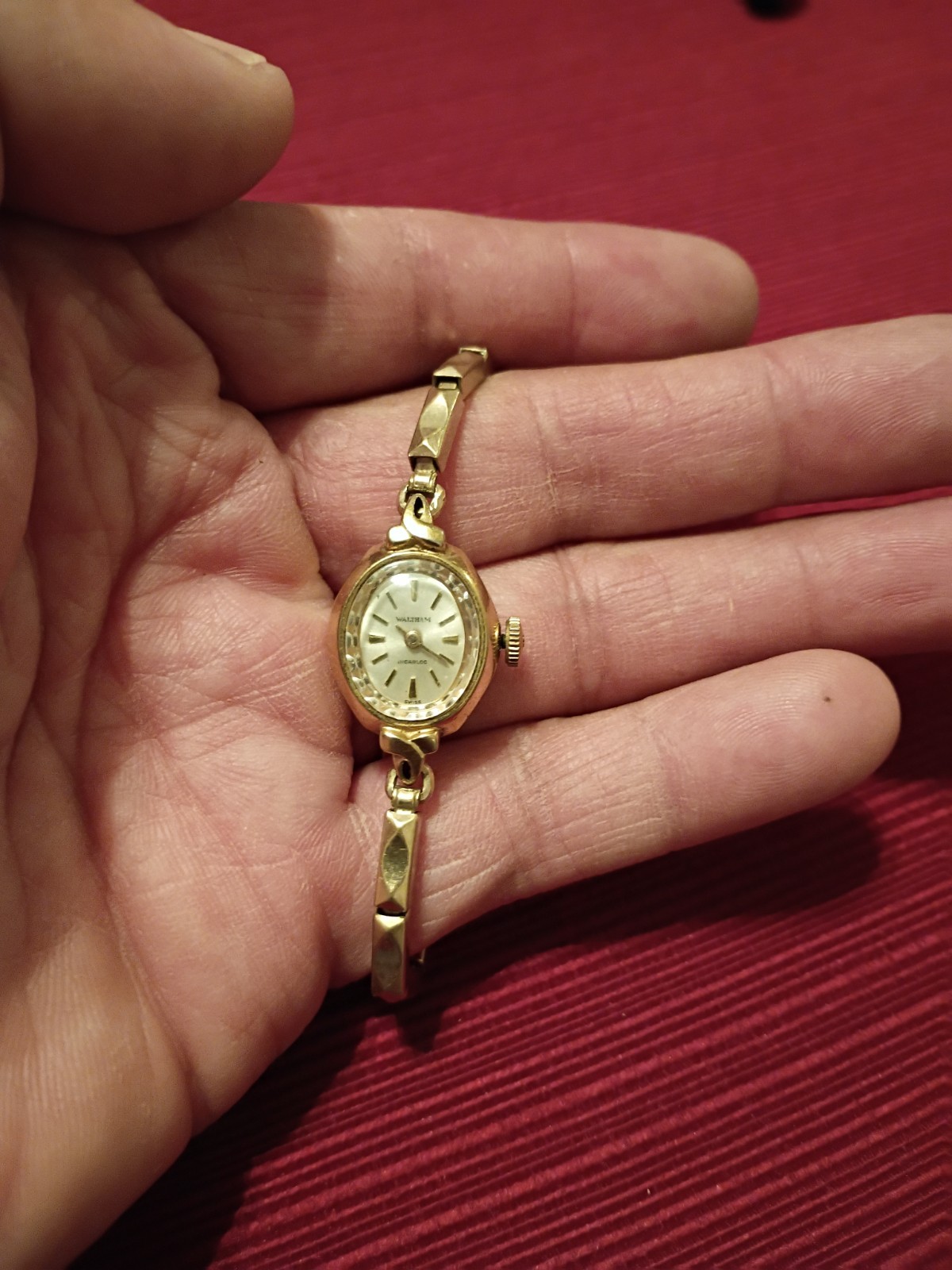 Vintage Waltham Incabloc Women’s Manual Wind Gold Tone Bracelet White Dial-RUNS