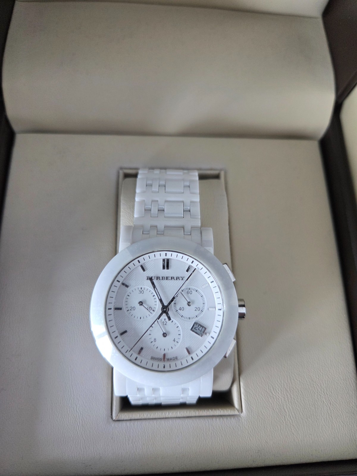 BURBERRY MENS WATCH LOGO HERITAGE WHITE CERAMIC SWISS BU1770 40MM