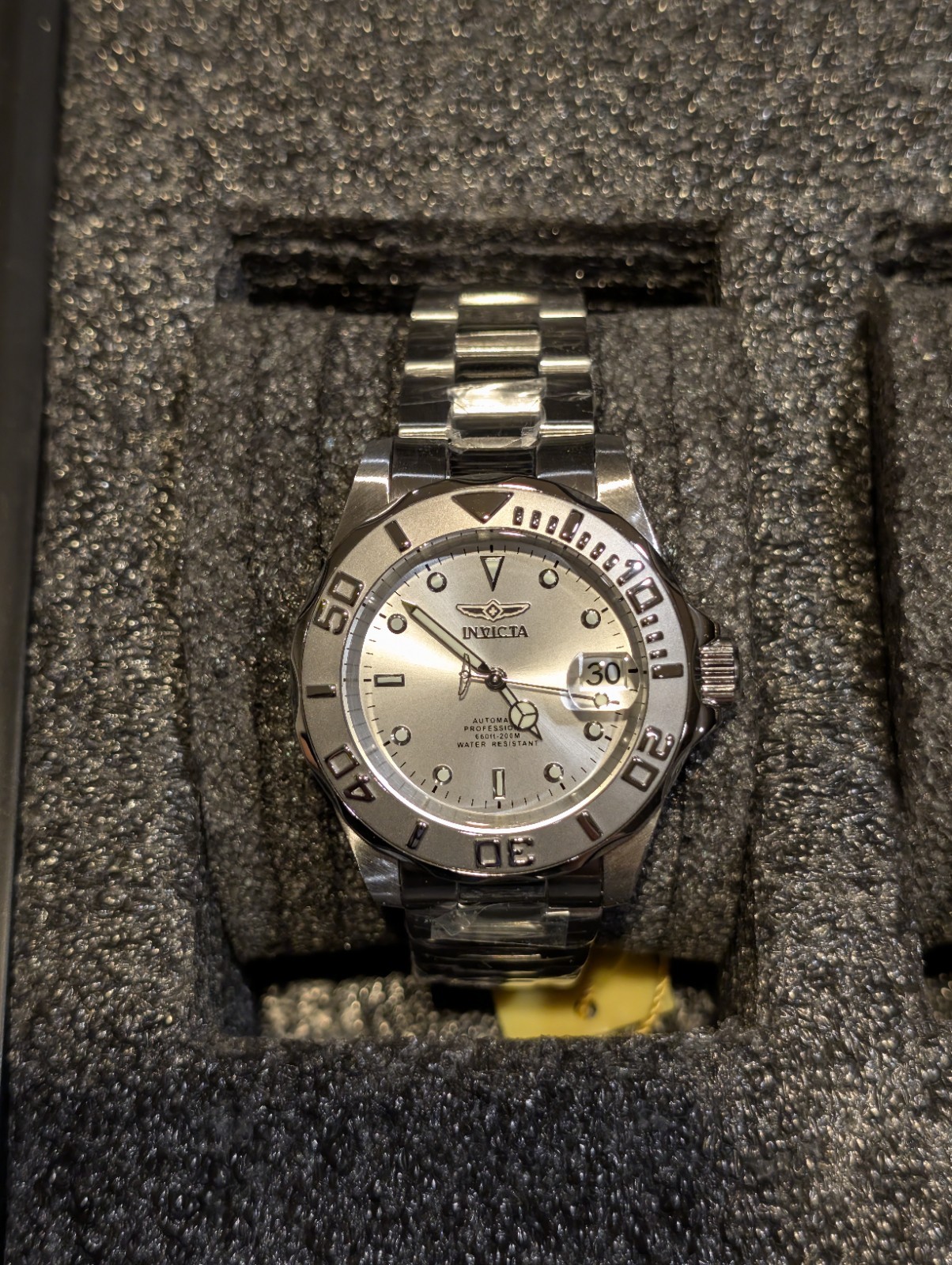 Invicta Pro Diver Automatic Men’s Diver Watch 3-Piece Set 200m w/ Case