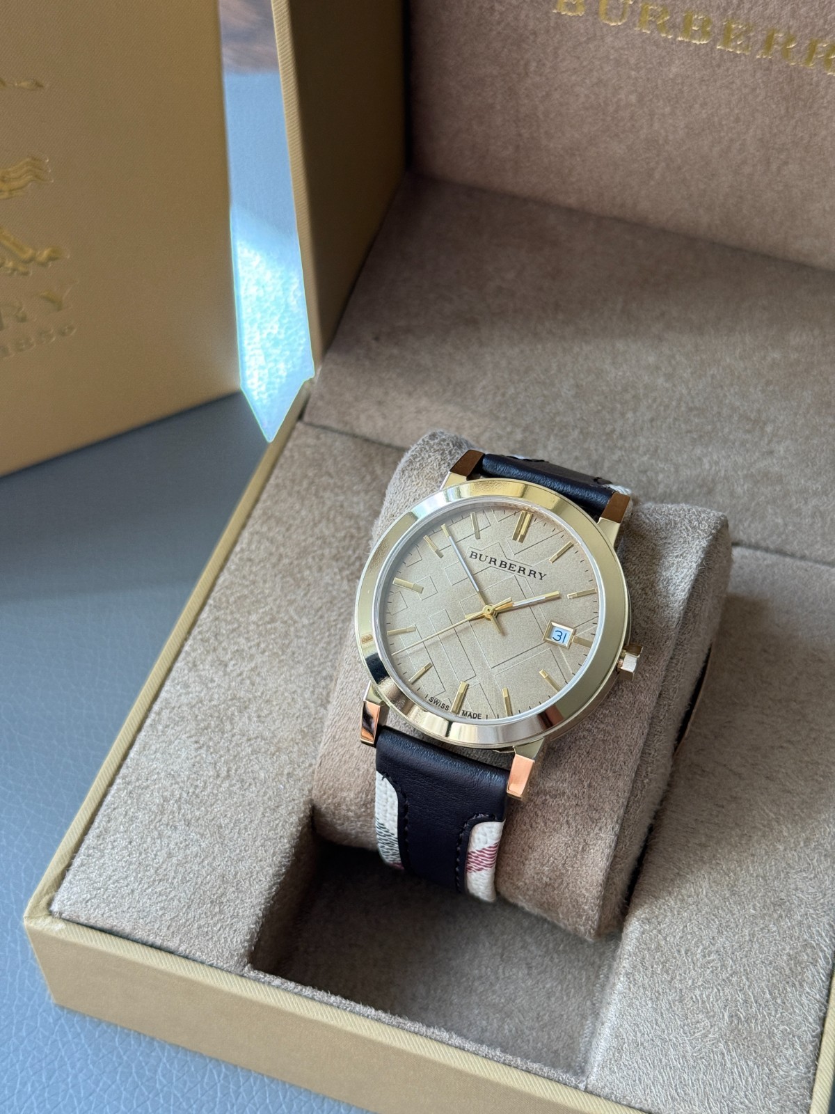 Brand New Burberry The City Gold BU9032 Gold Tone 38mm Unisex Watch