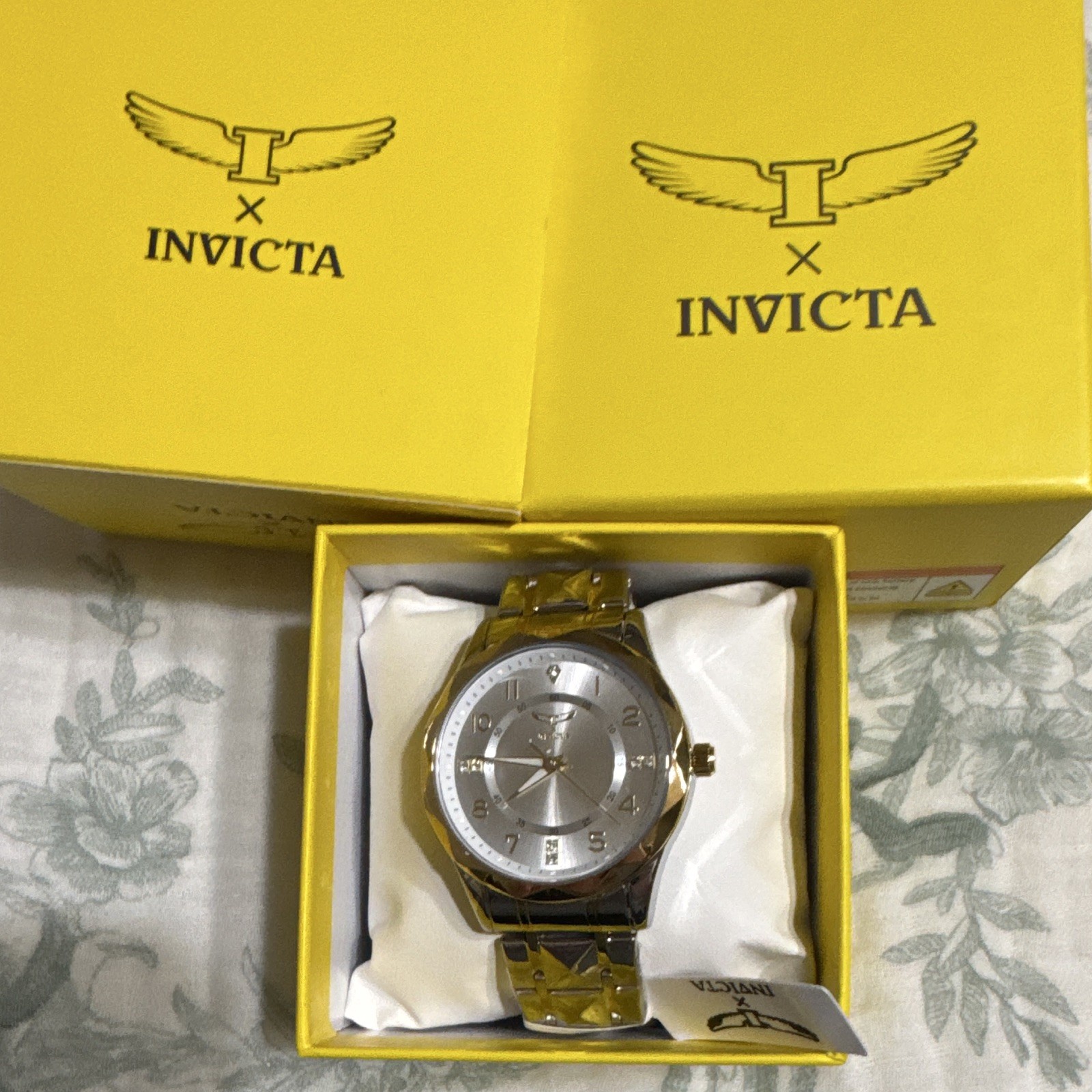 69023 – INVICTA Specialty Men 41mm Metal Gold + Steel White