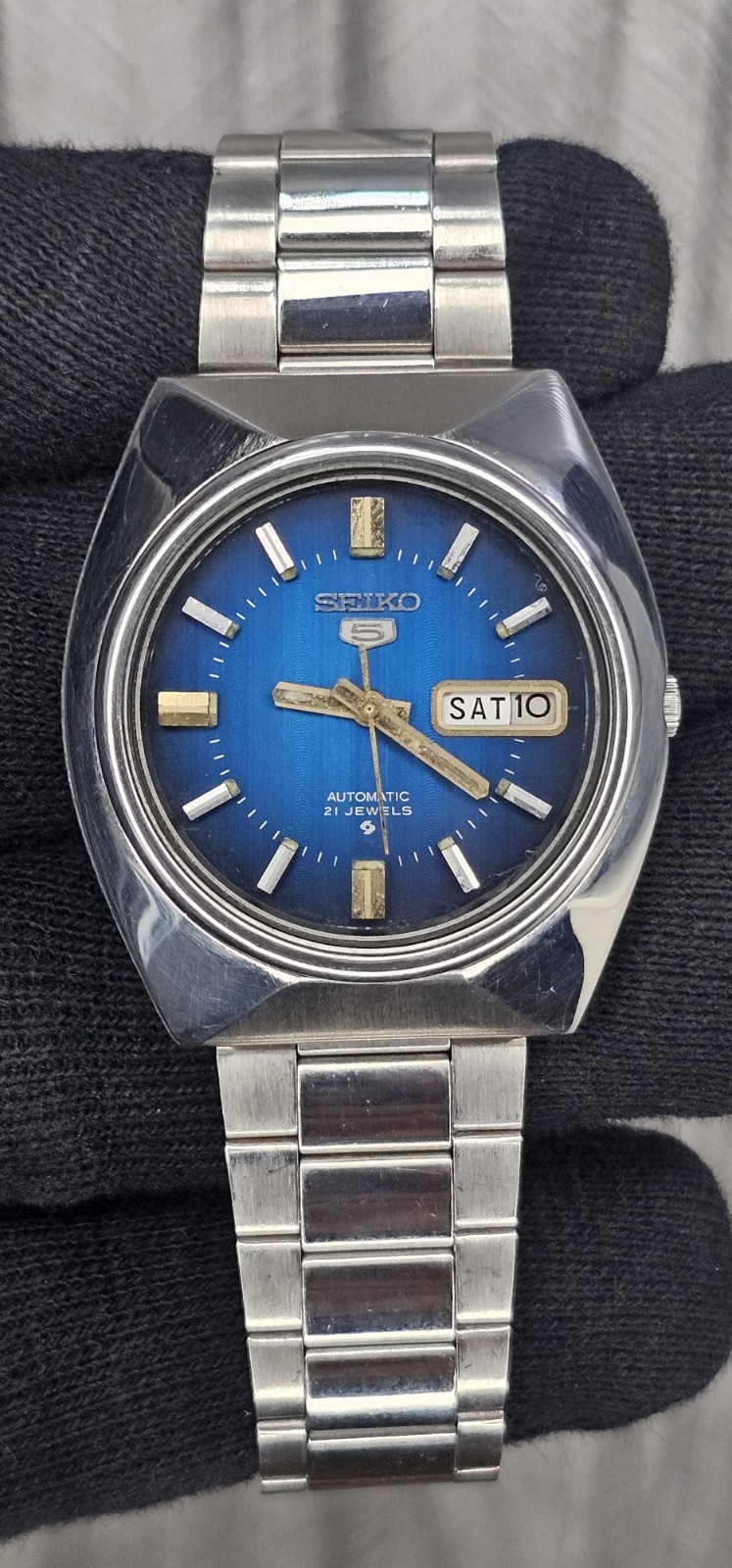 Vintage Seiko 5 Automatic Blue Dial Day/Date Wrist Watch Japan